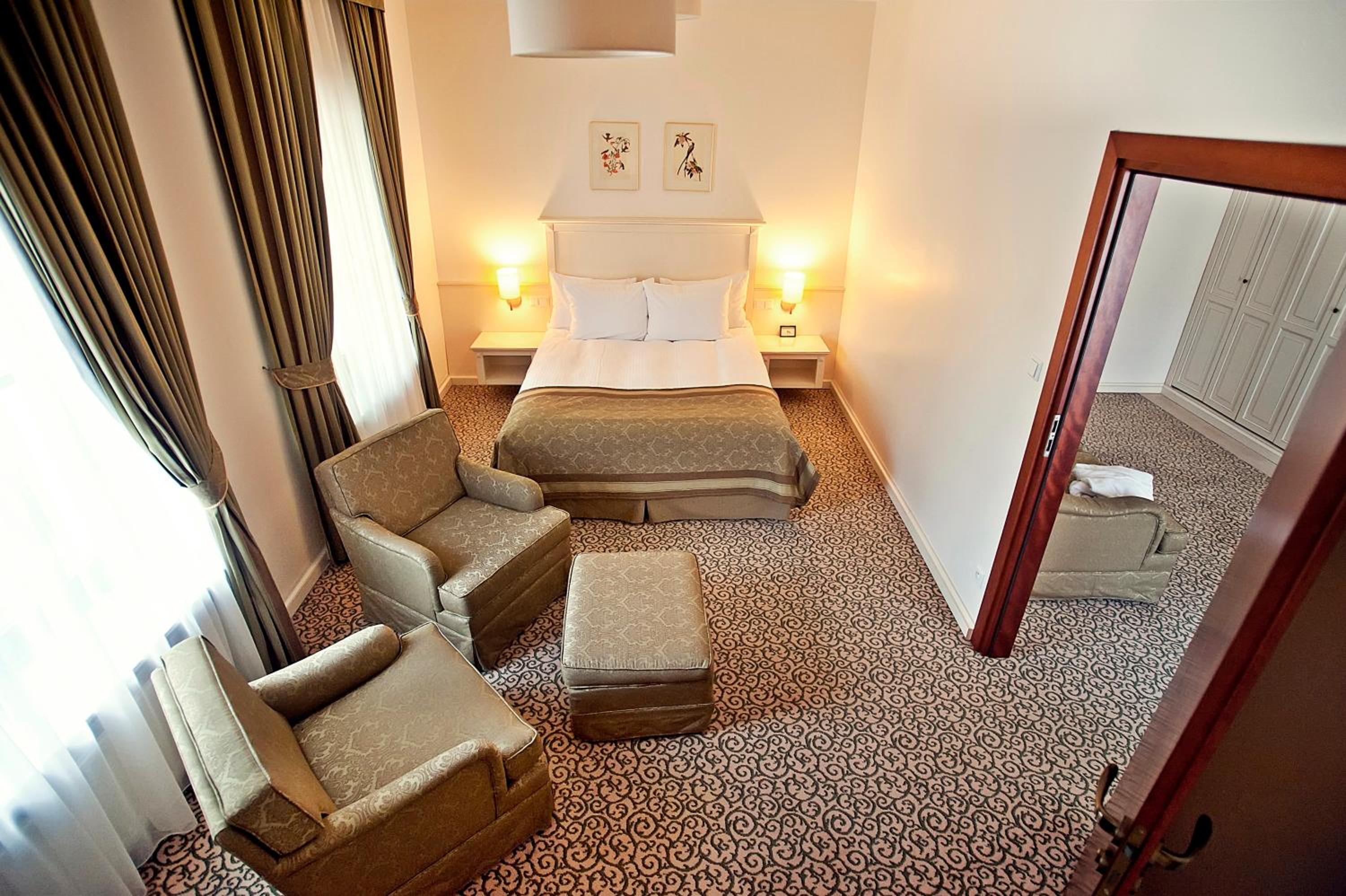 Suite - Photo 4