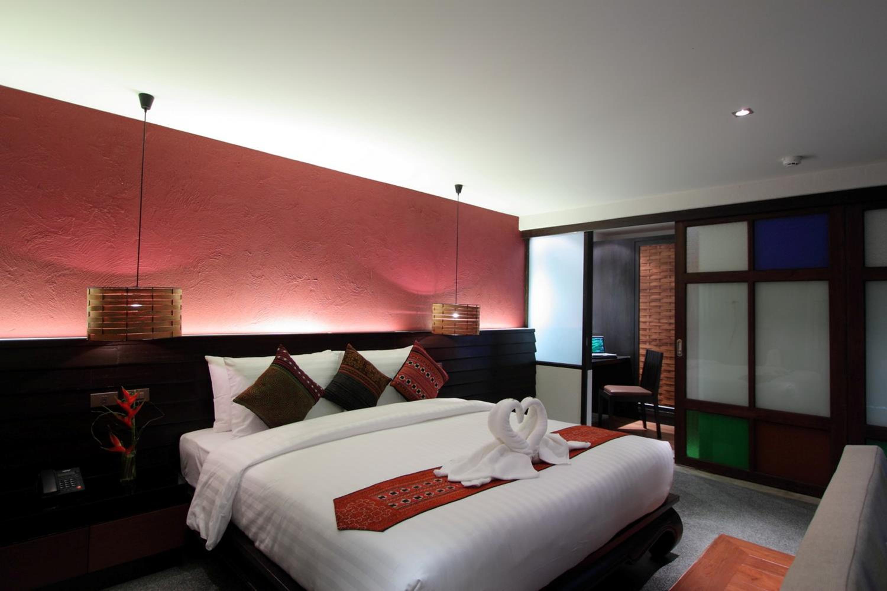 Honeymoon Suite - Photo 6