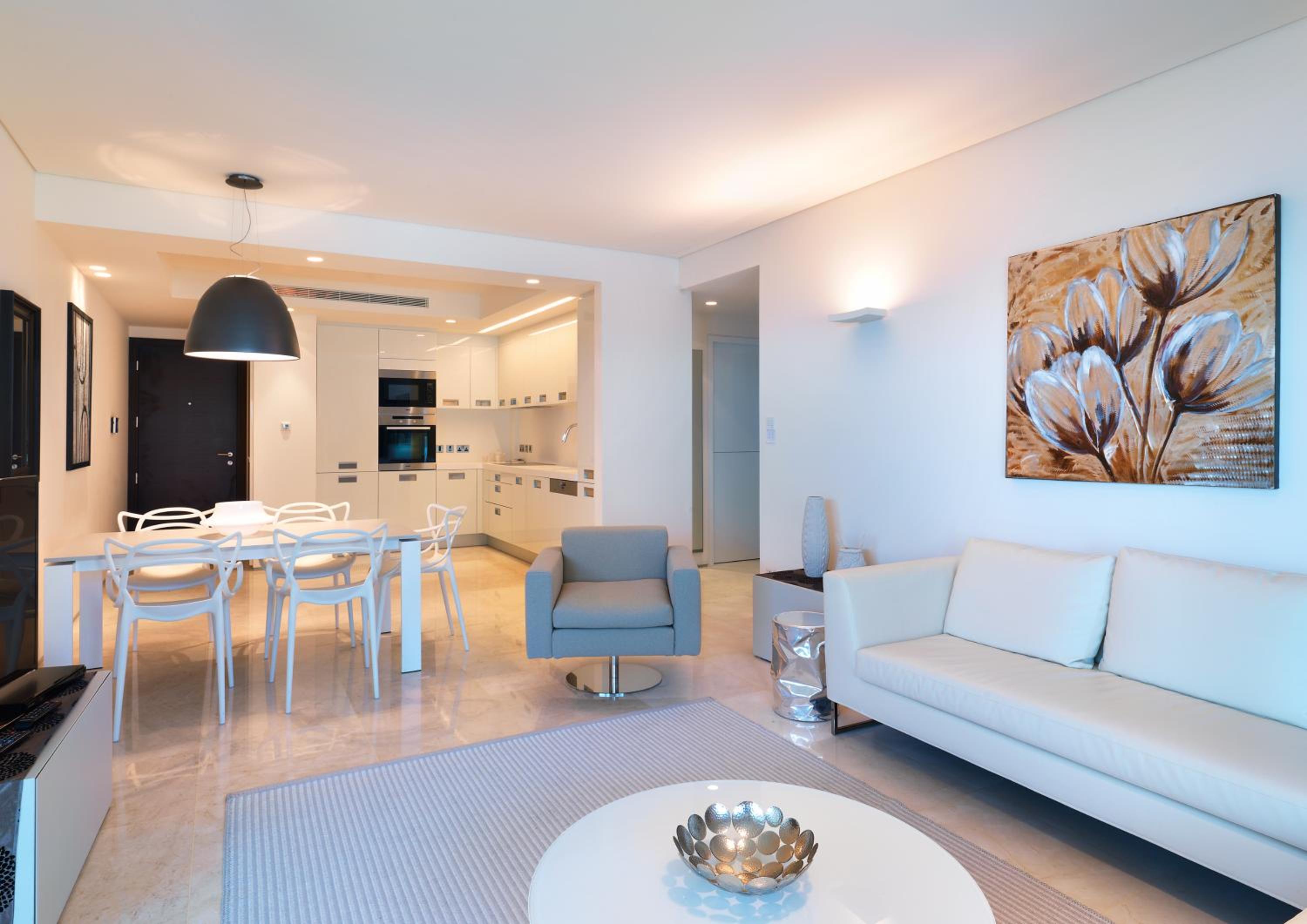 Two-Bedroom Apartment with Private Hot Tub and Garden