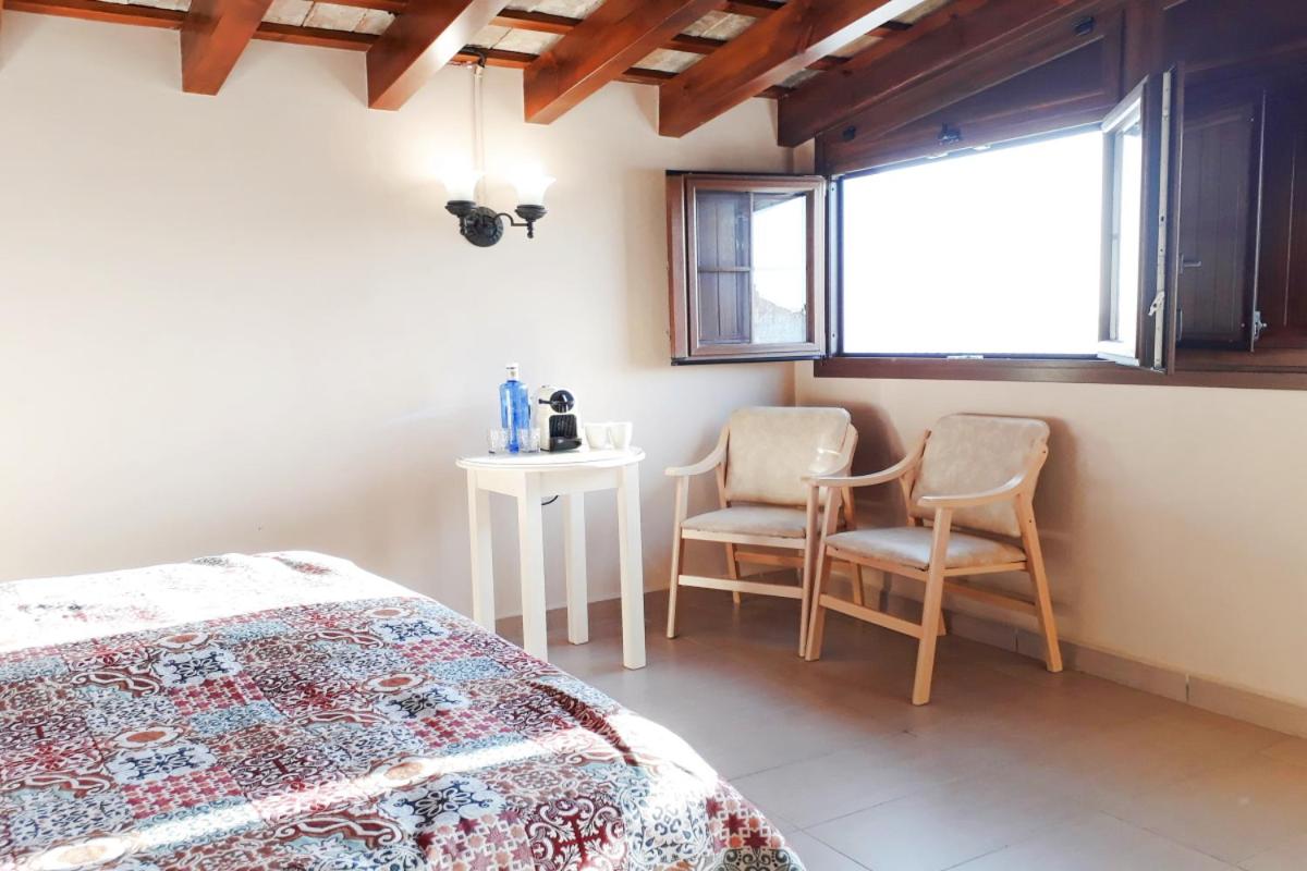 Double Room with Terrace - Photo 3