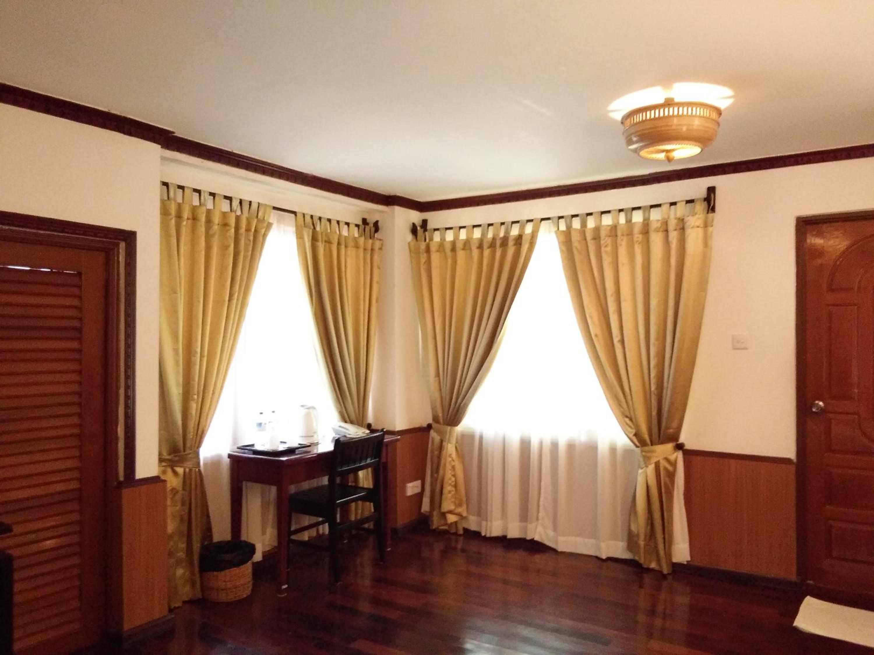 Deluxe Bungalow with Garden View photo 3