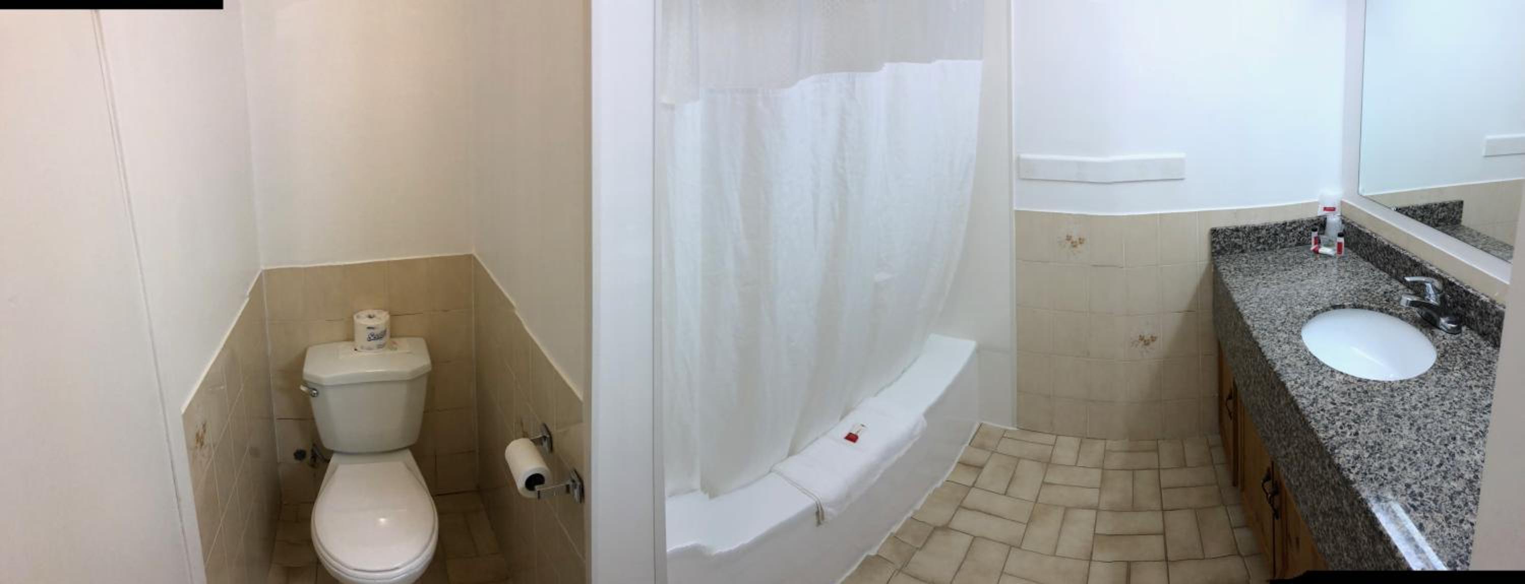 Deluxe King Room - Non-Smoking - Photo 9
