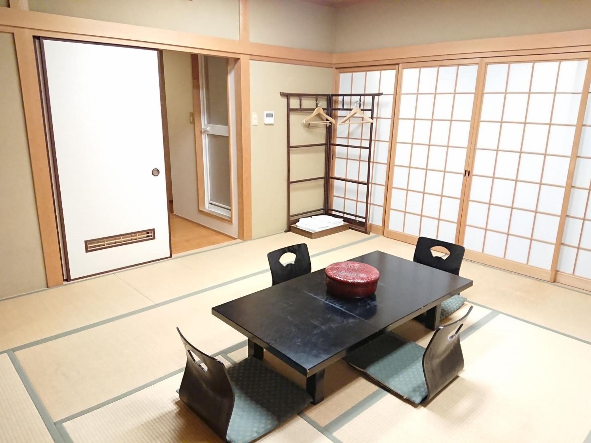Japanese-Style Room