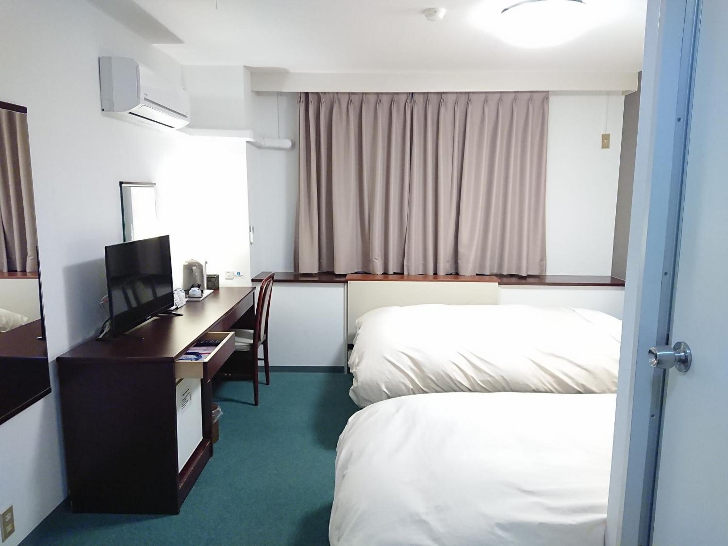 Twin Room - Non-Smoking
