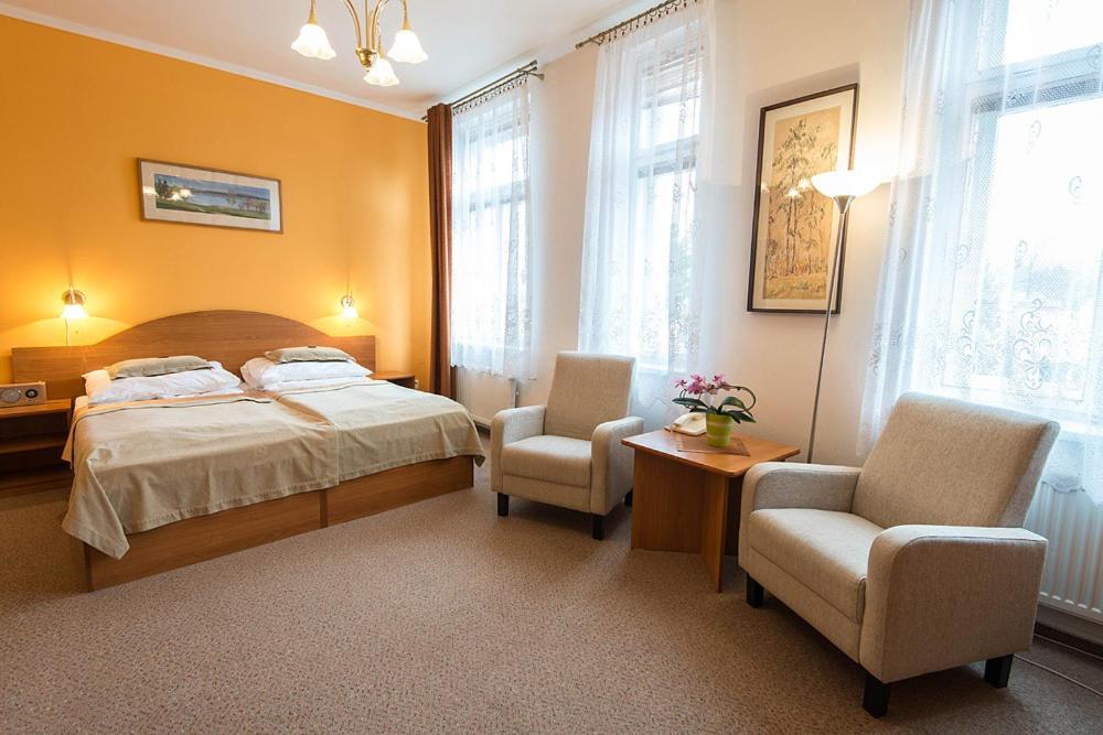 Standard Double or Twin Room - Photo 1