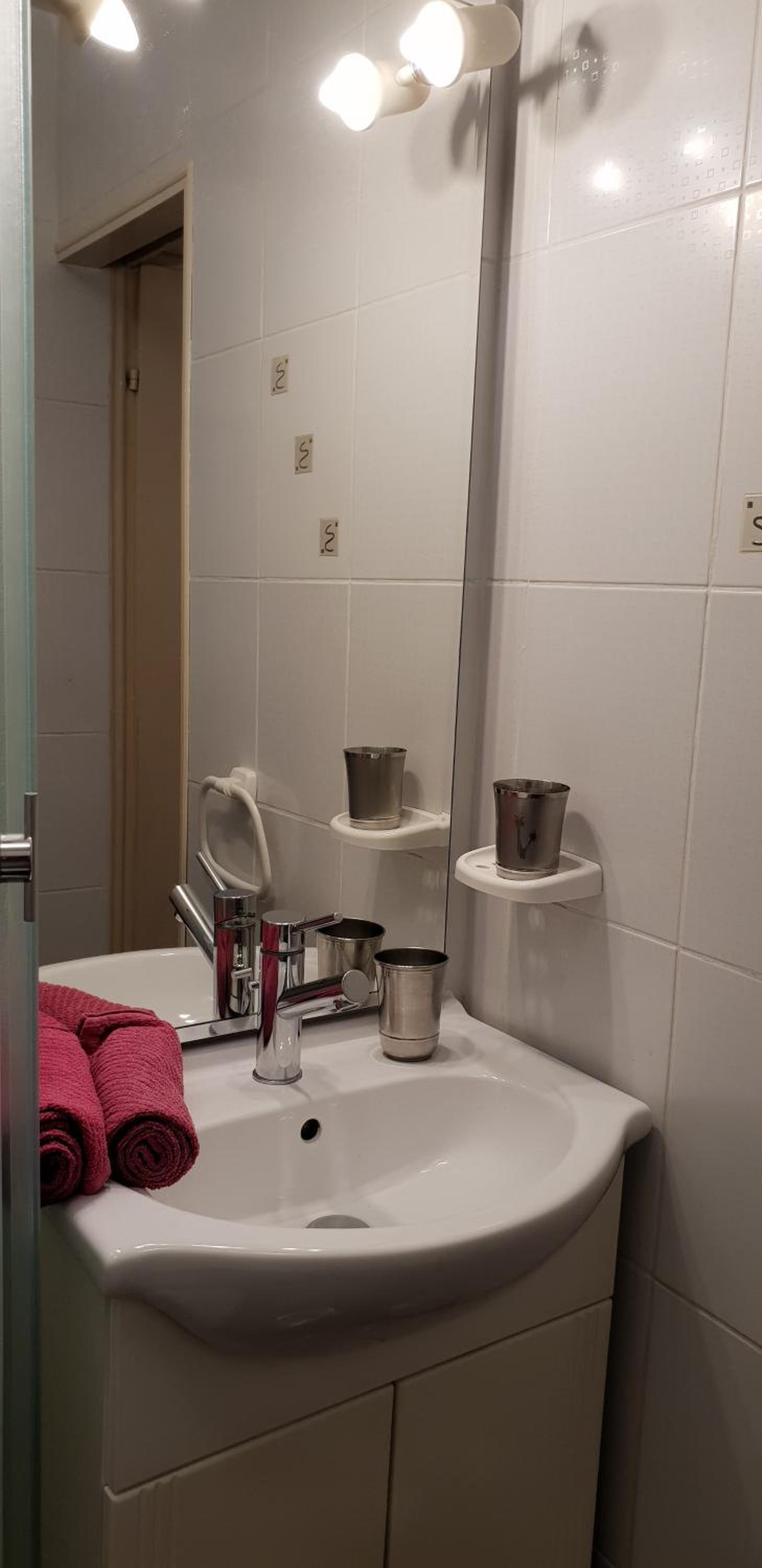 One-Bedroom Apartment - Photo 29