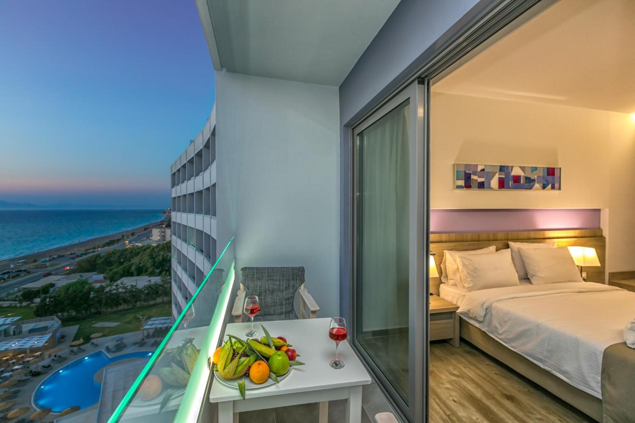 Double or Twin Room with Sea View
