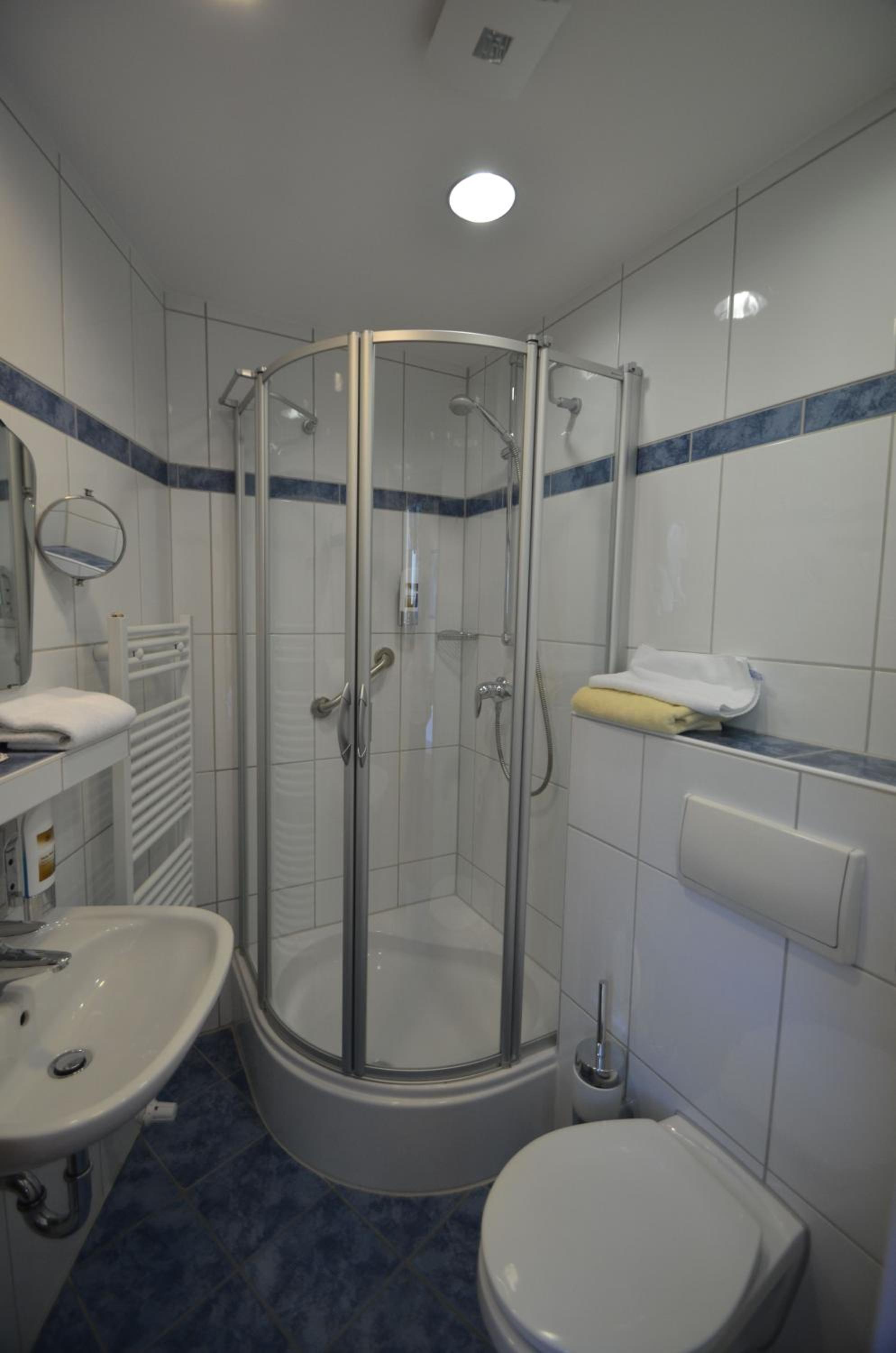 Double Room - Photo 3