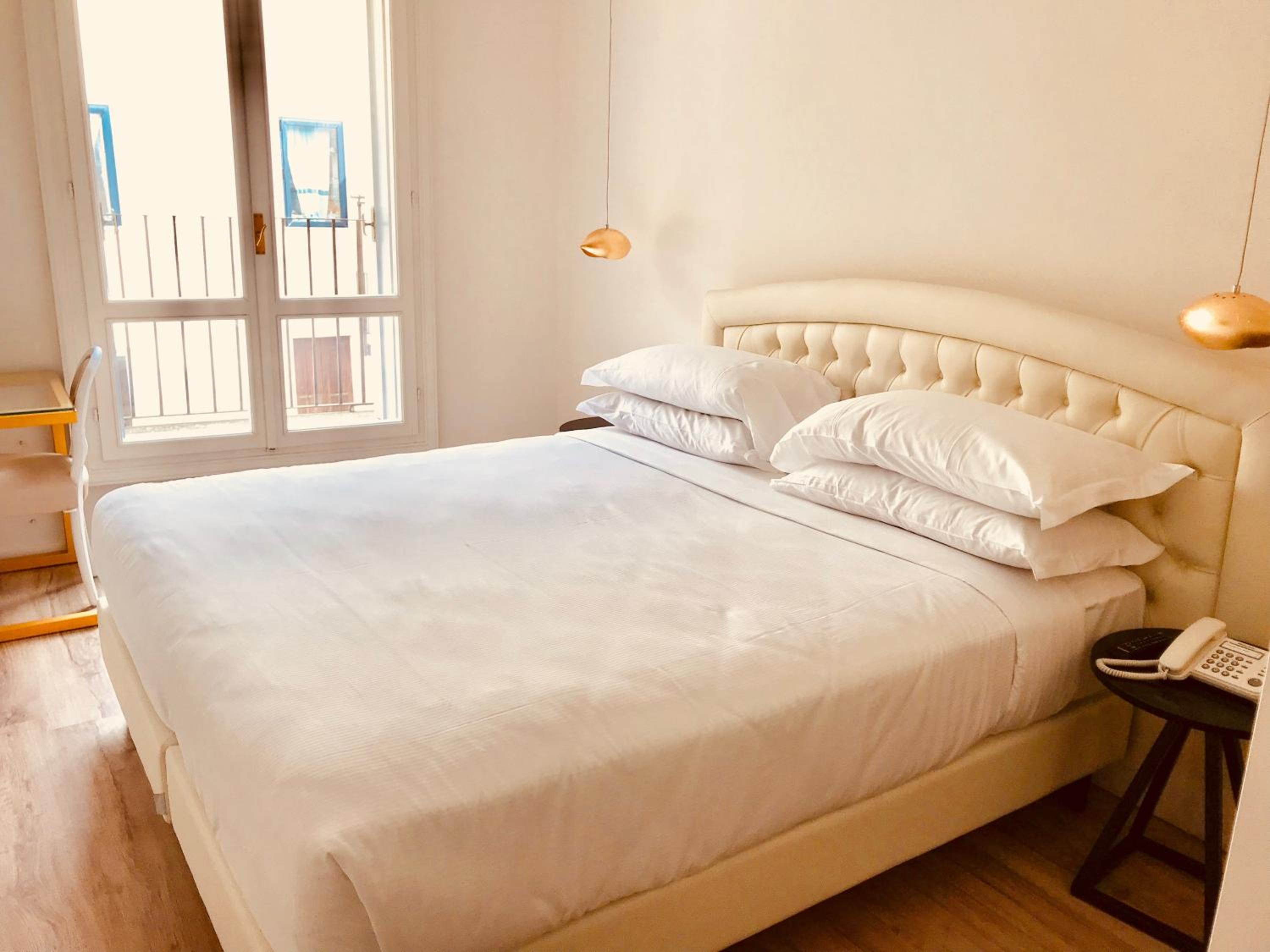 Double Room with Balcony and Spa Access - Photo 2
