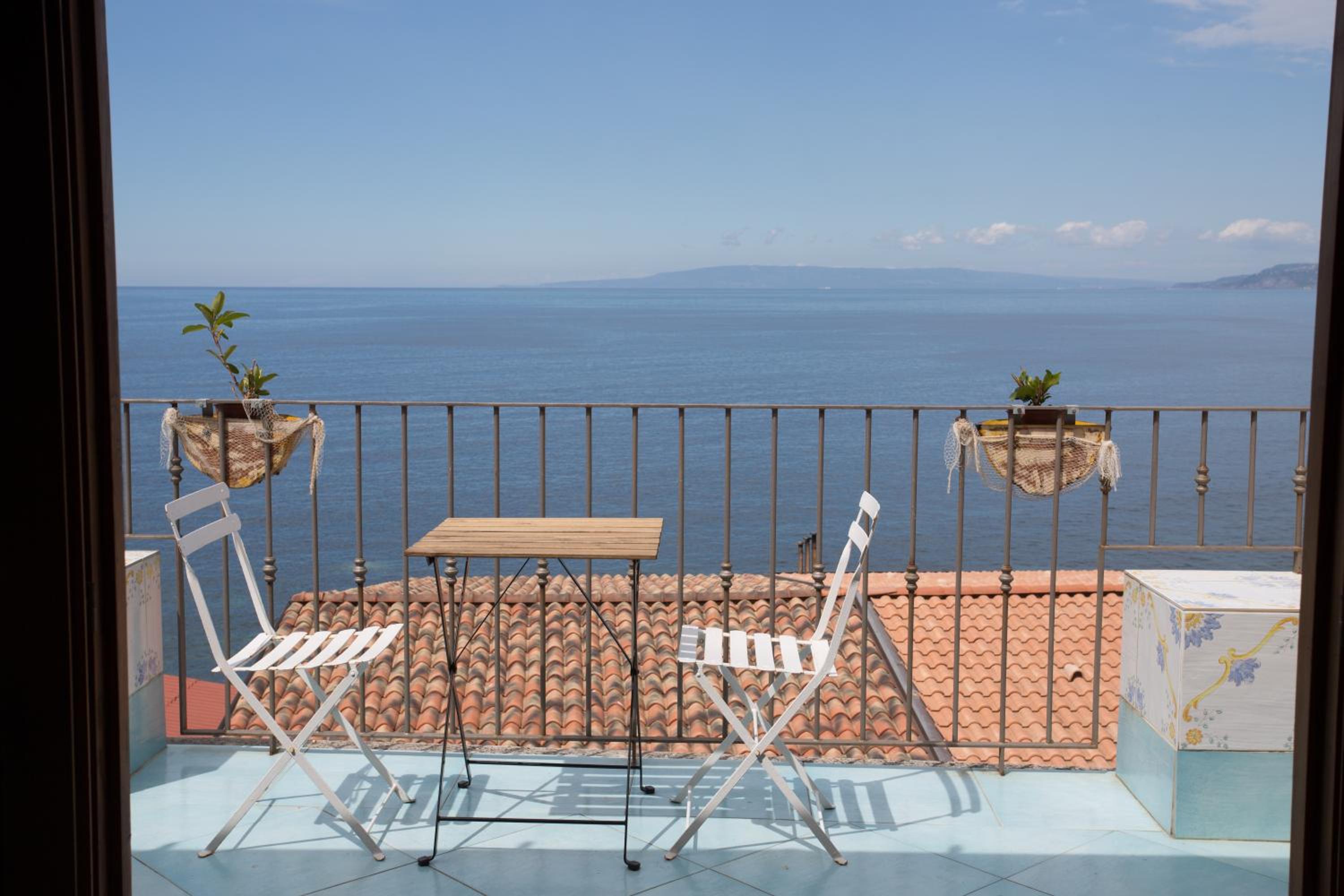 Two-Bedroom Apartment with Terrace and Sea View photo 3
