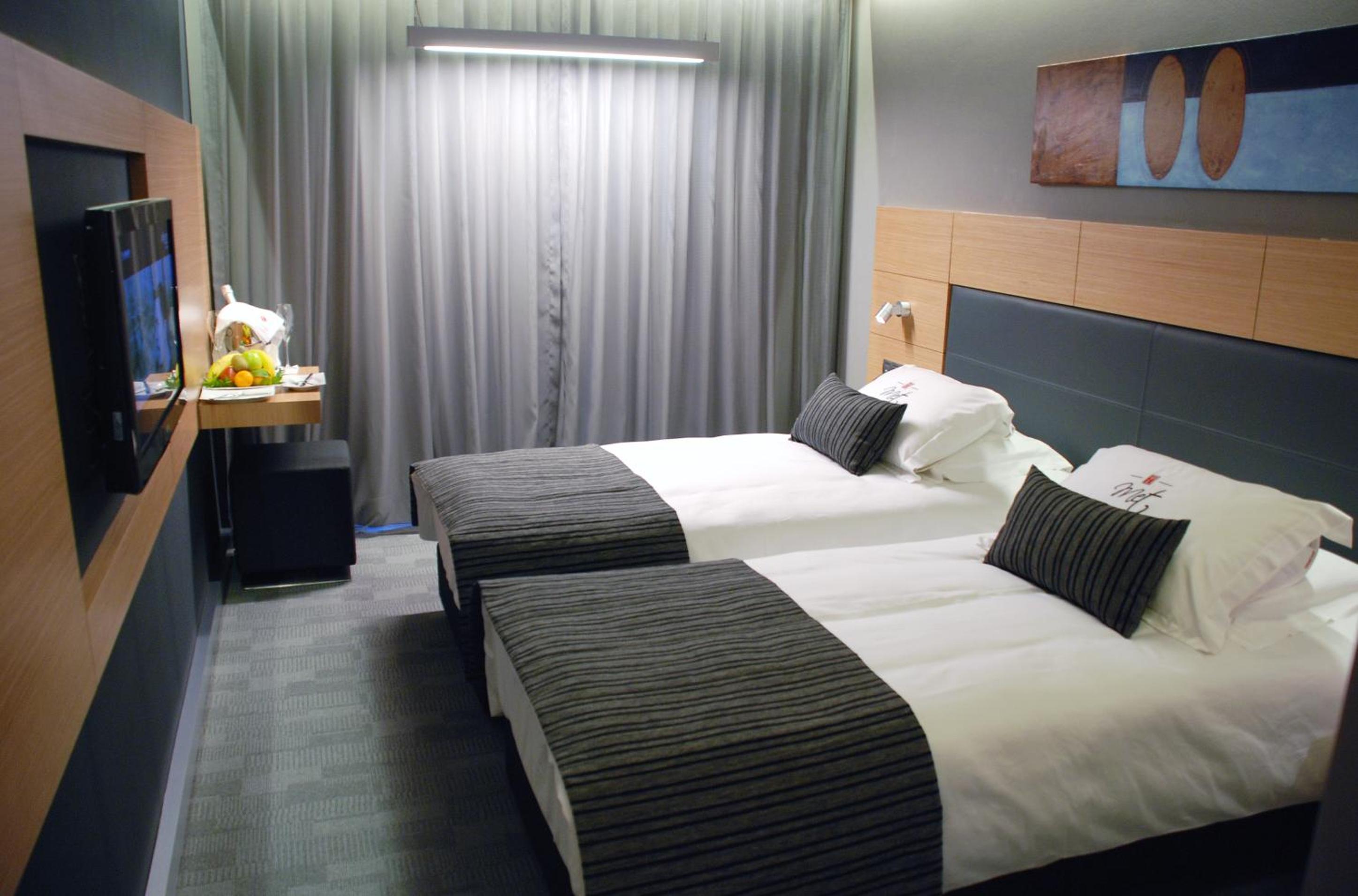 Standard Double or Twin Room - Photo 3