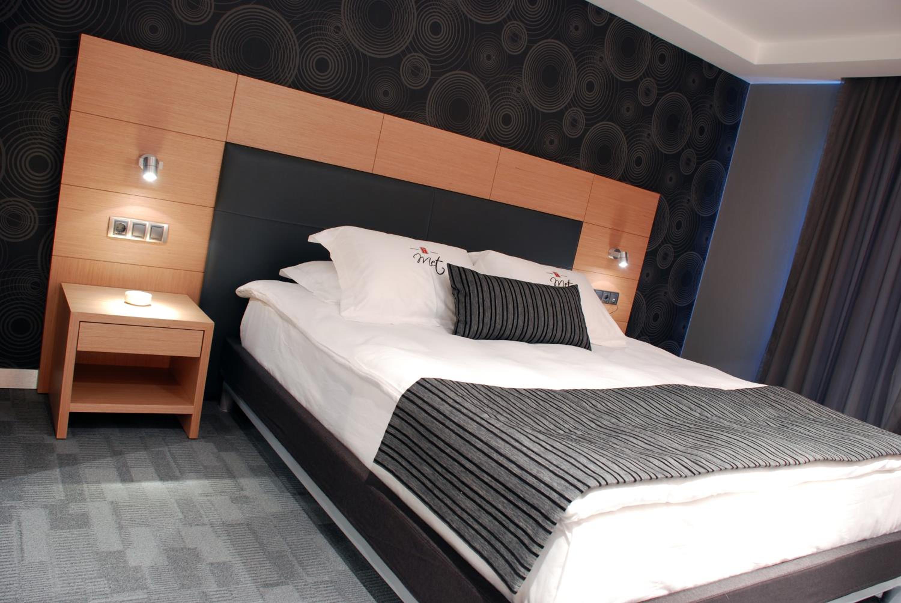 Standard Double or Twin Room - Photo 5