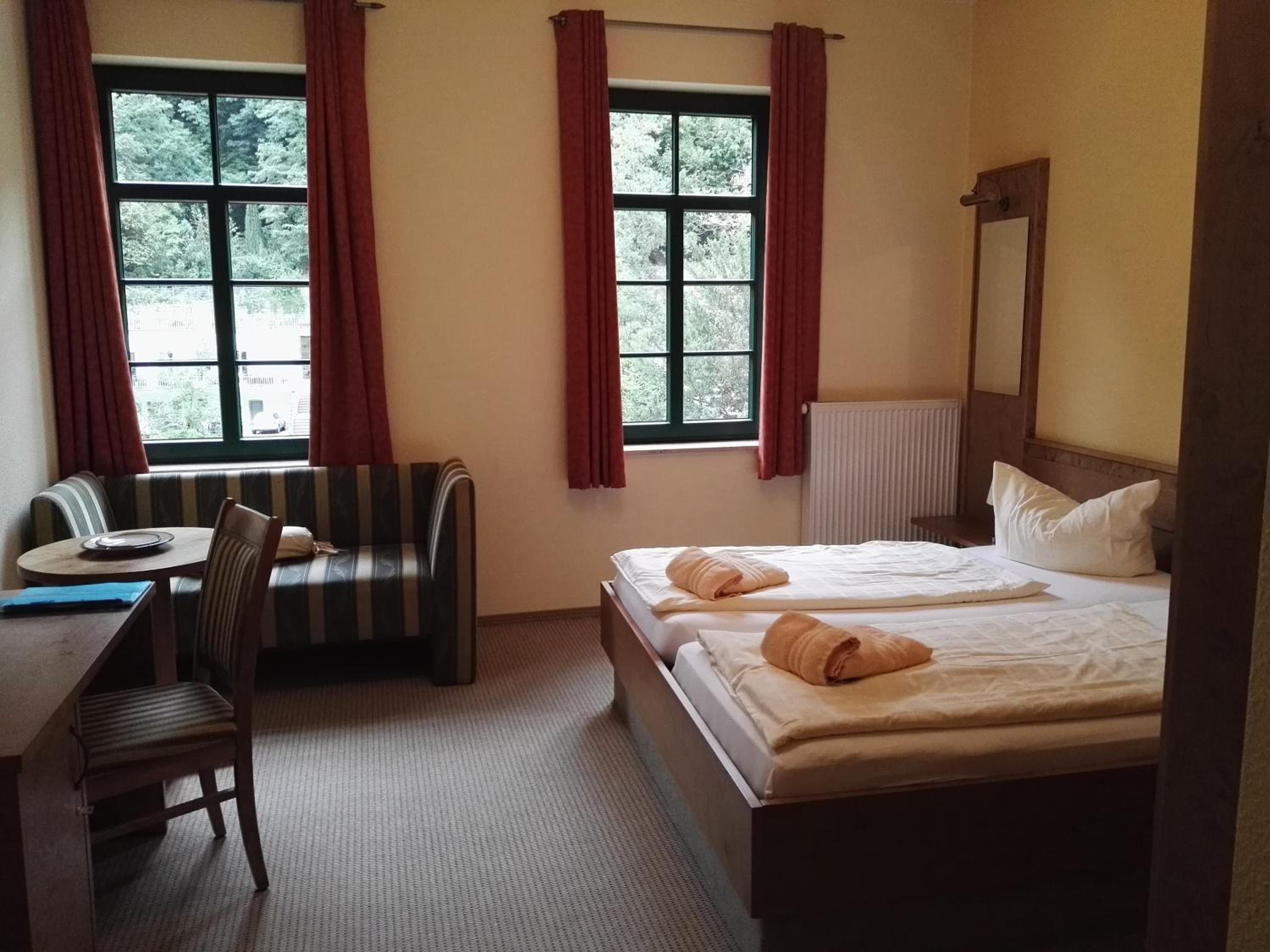 Standard Double Room - Photo 6