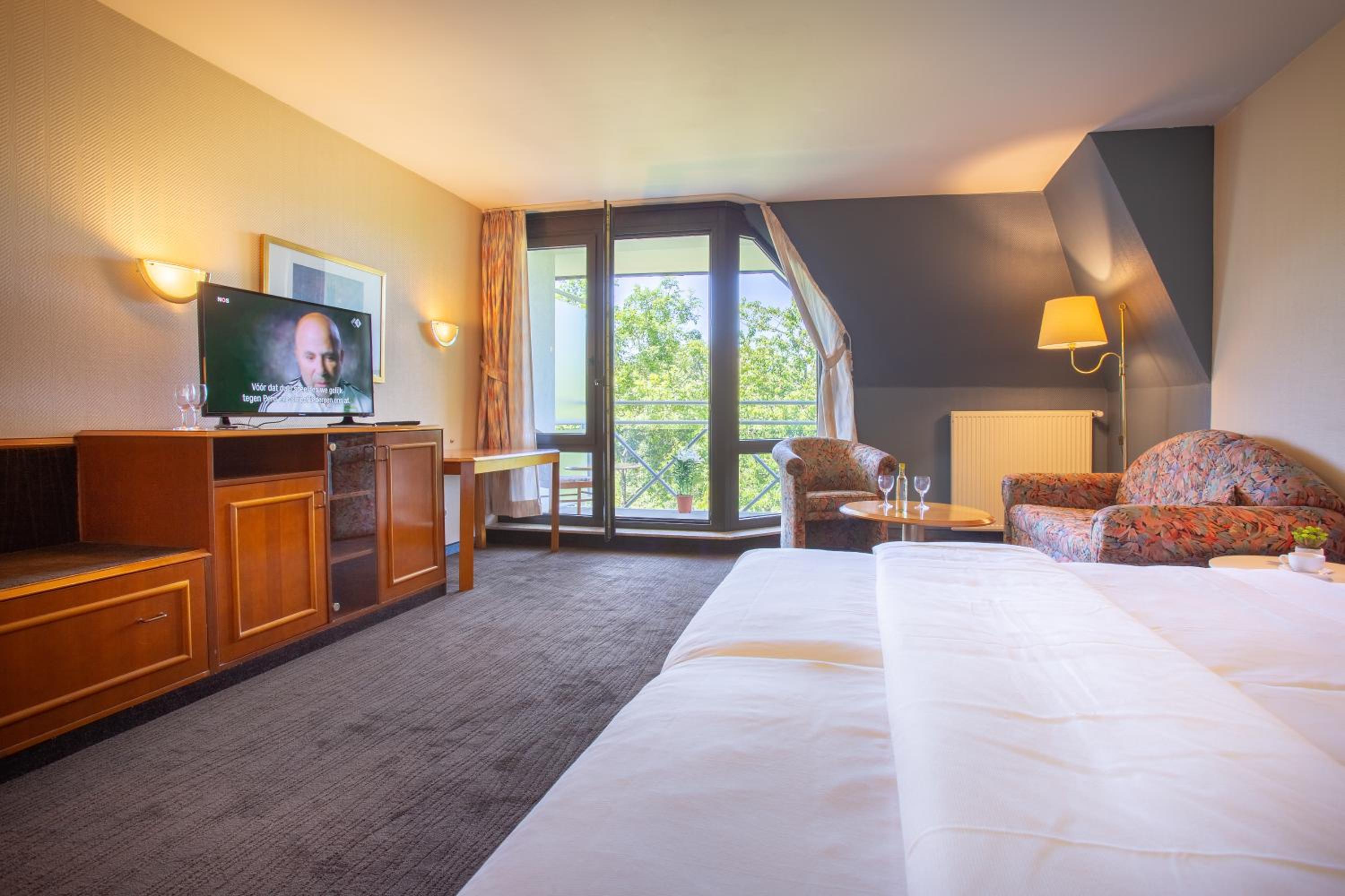 Superior Double or Twin Room with Terrace