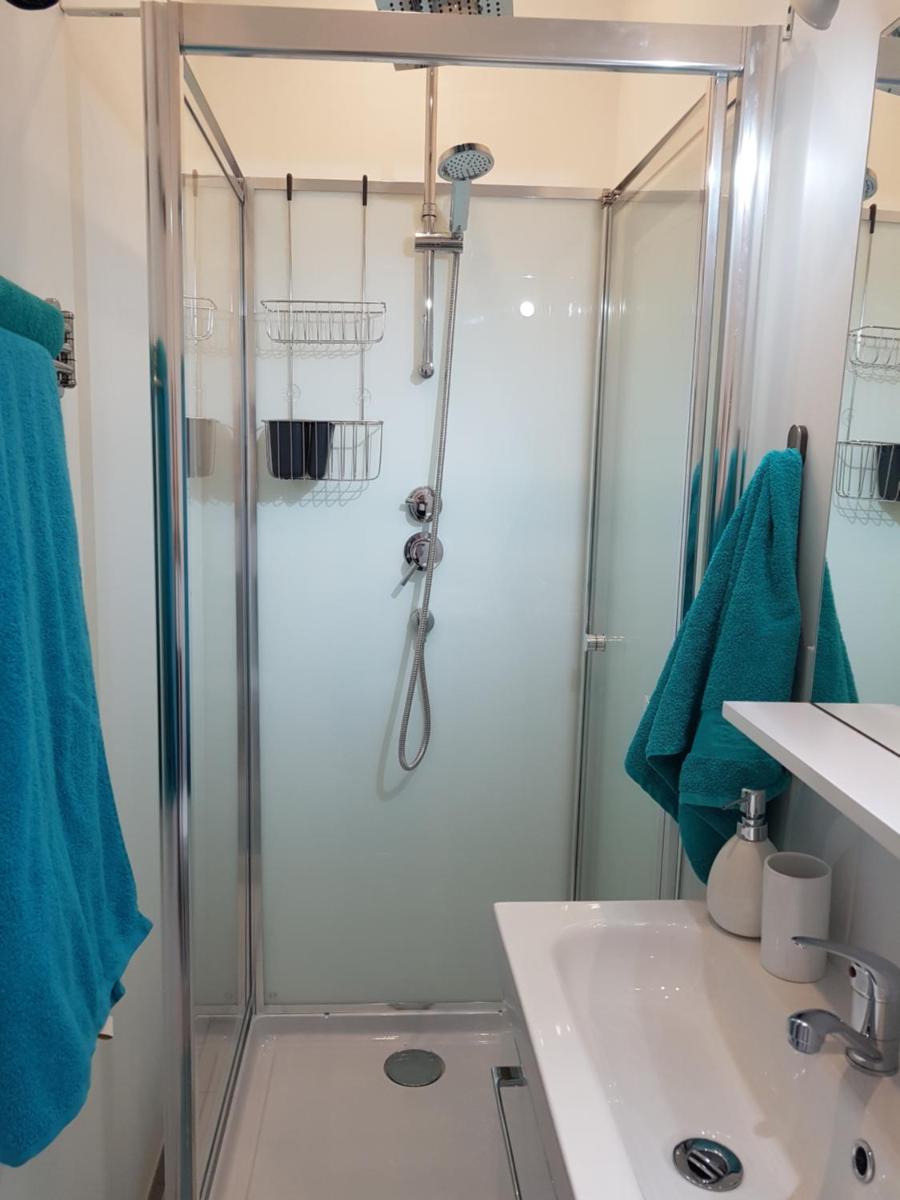 Family Room with Shower photo 2