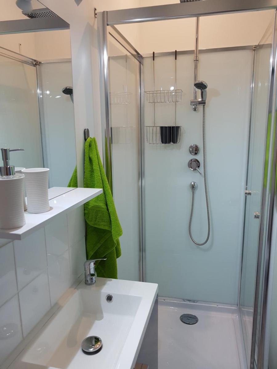 Family Room with Shower photo 3