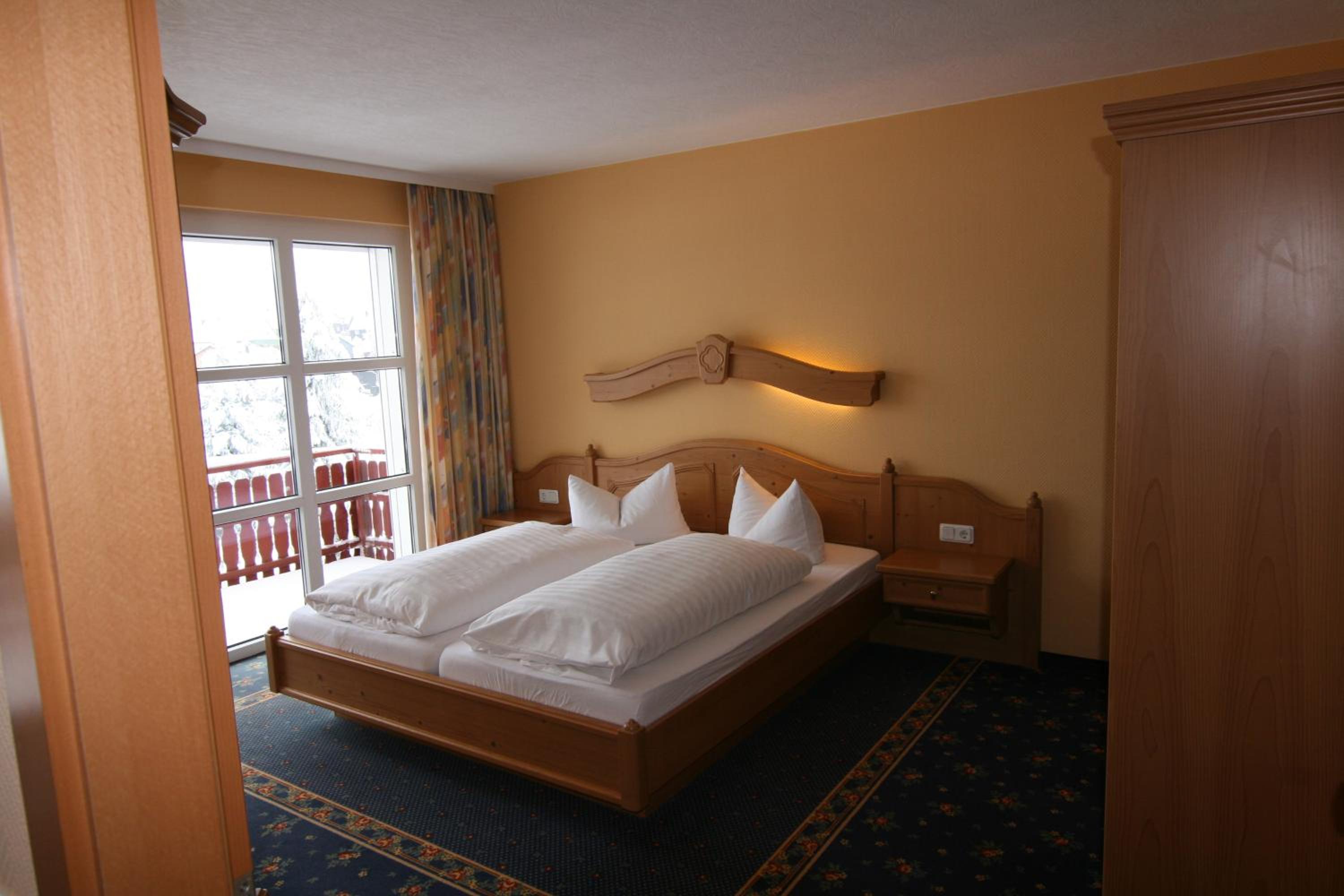 One-Bedroom Suite photo 3