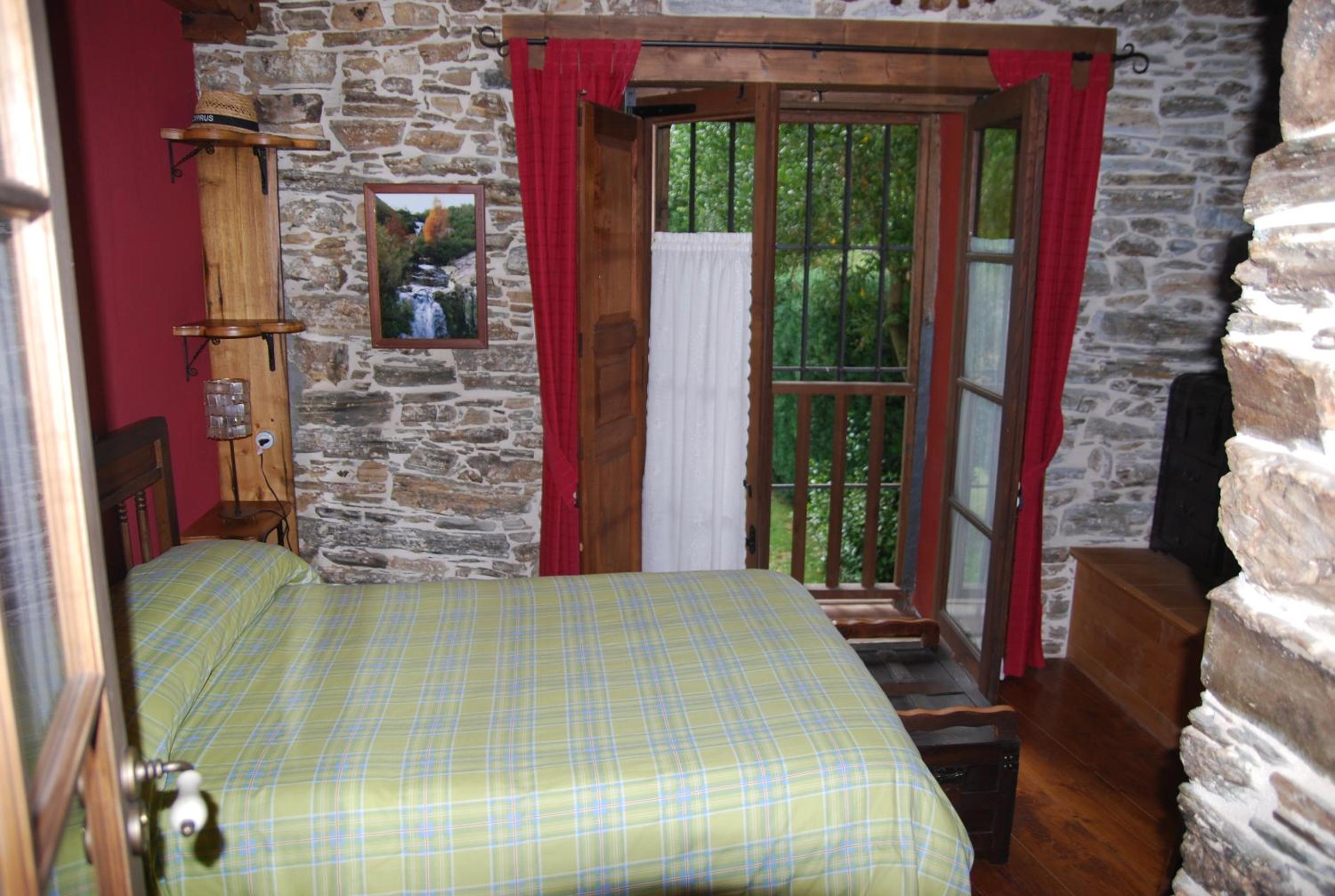 Two-Bedroom House - Photo 7