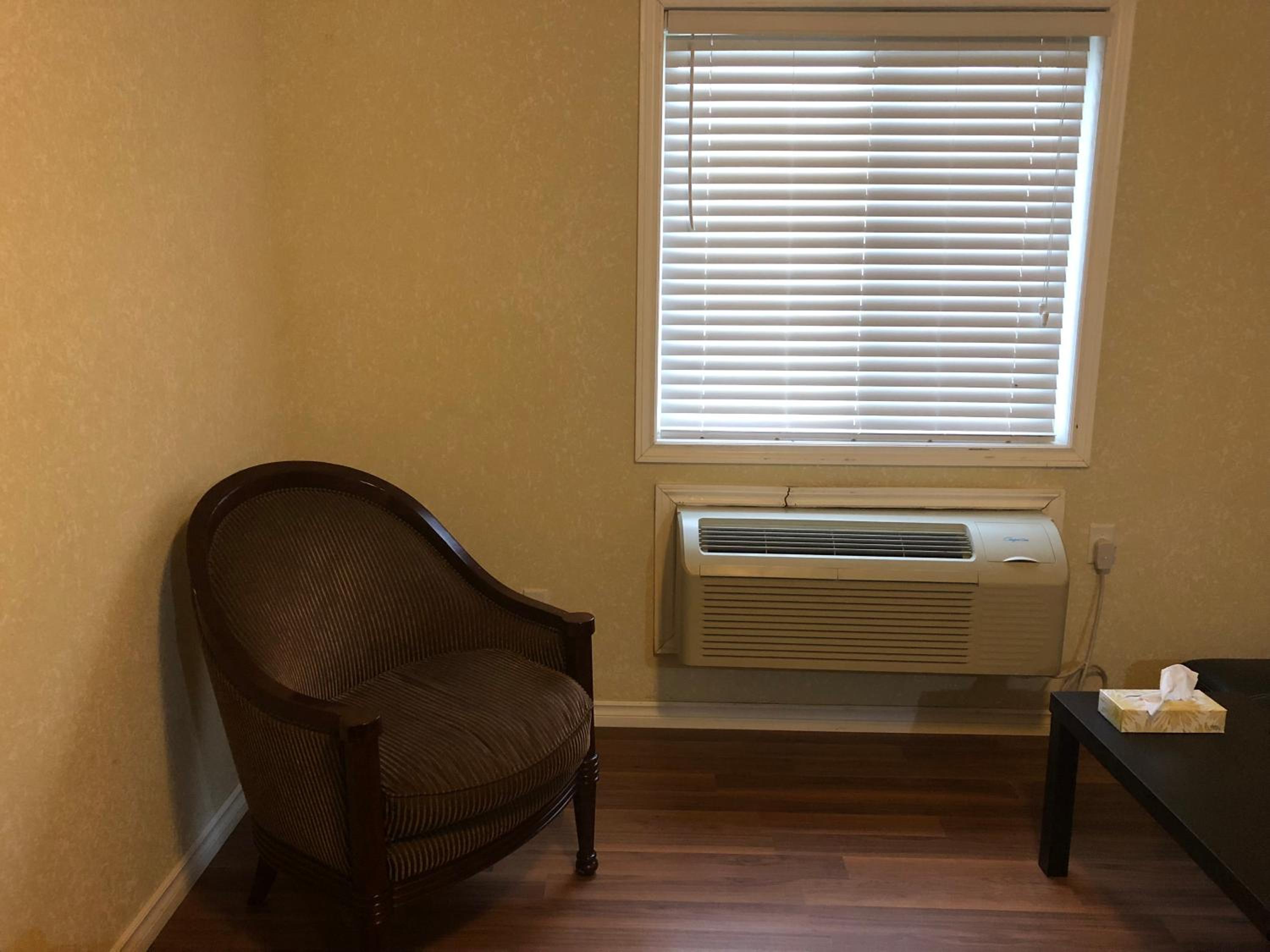 One-Bedroom Suite photo 3