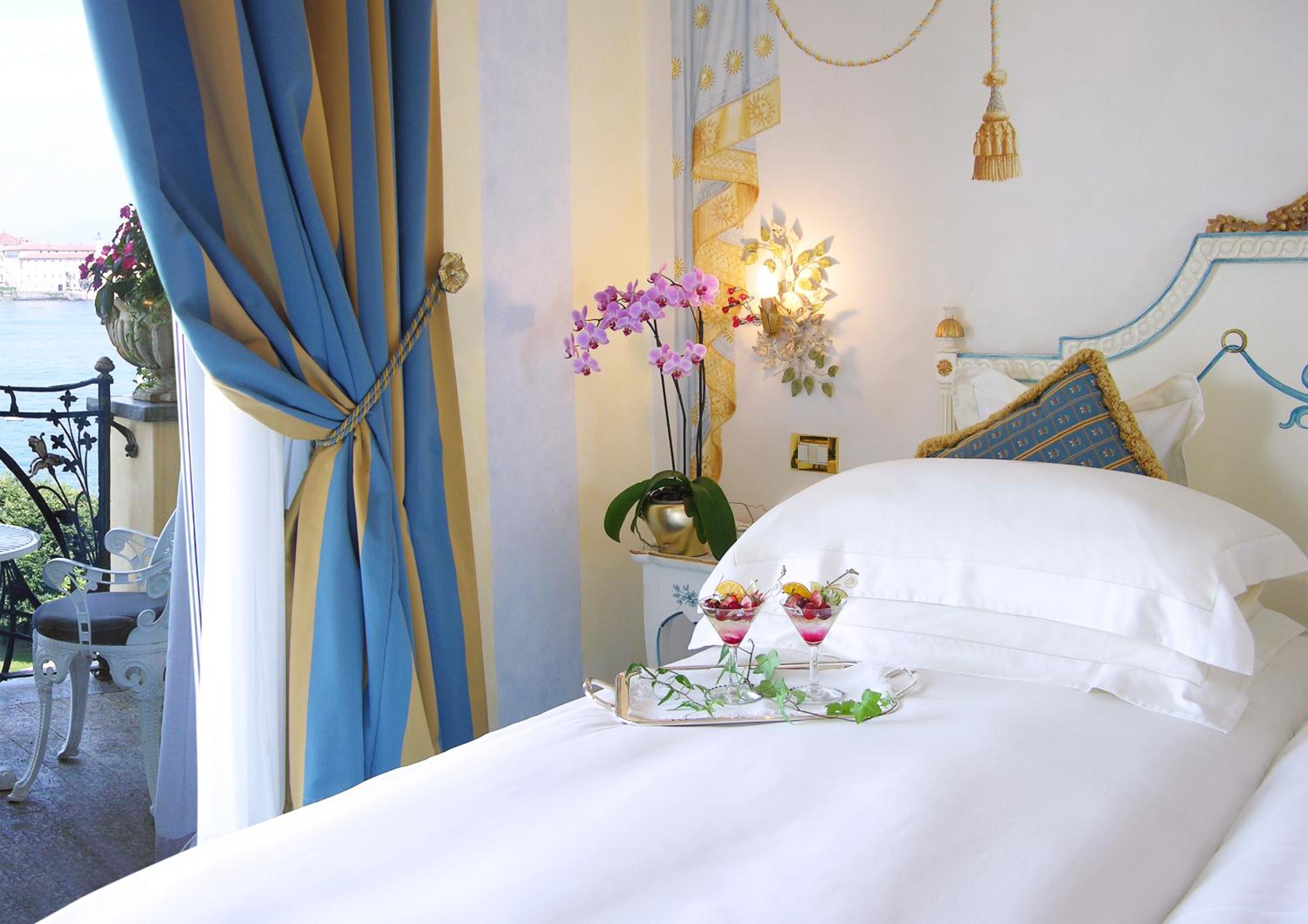 Deluxe Double Room with Lake View - Photo 11