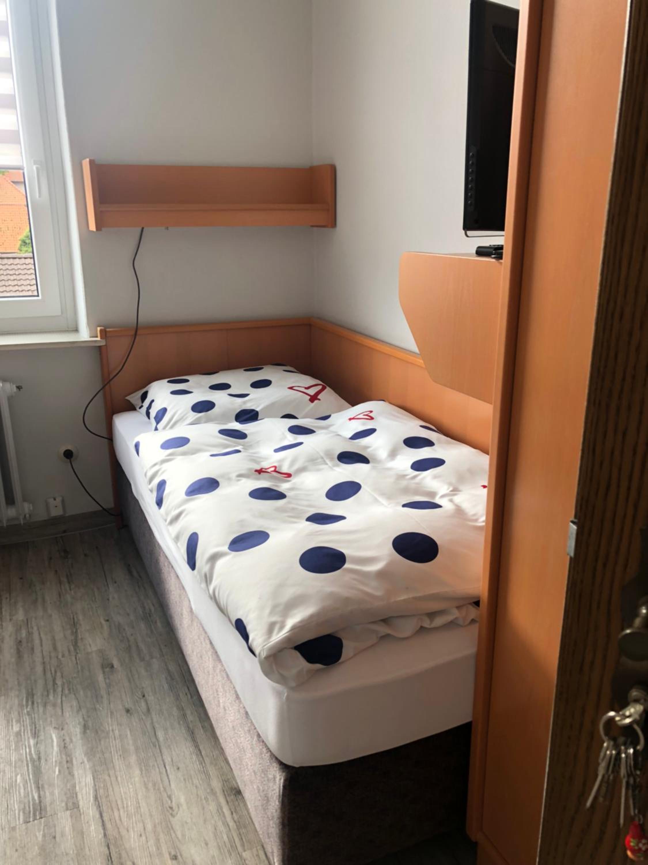 Single Room with Private External Bathroom photo 1