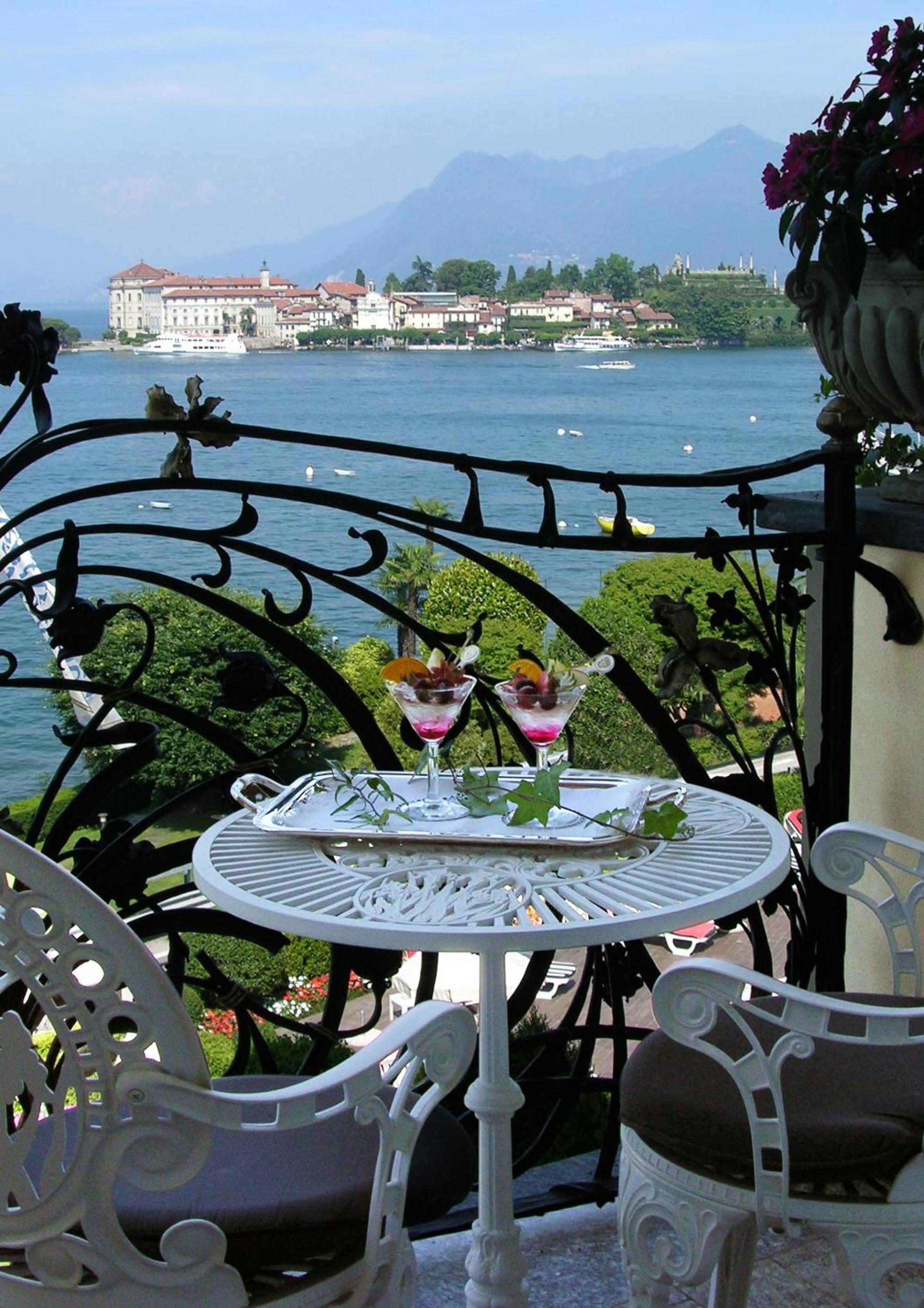 Deluxe Double Room with Lake View - Photo 6
