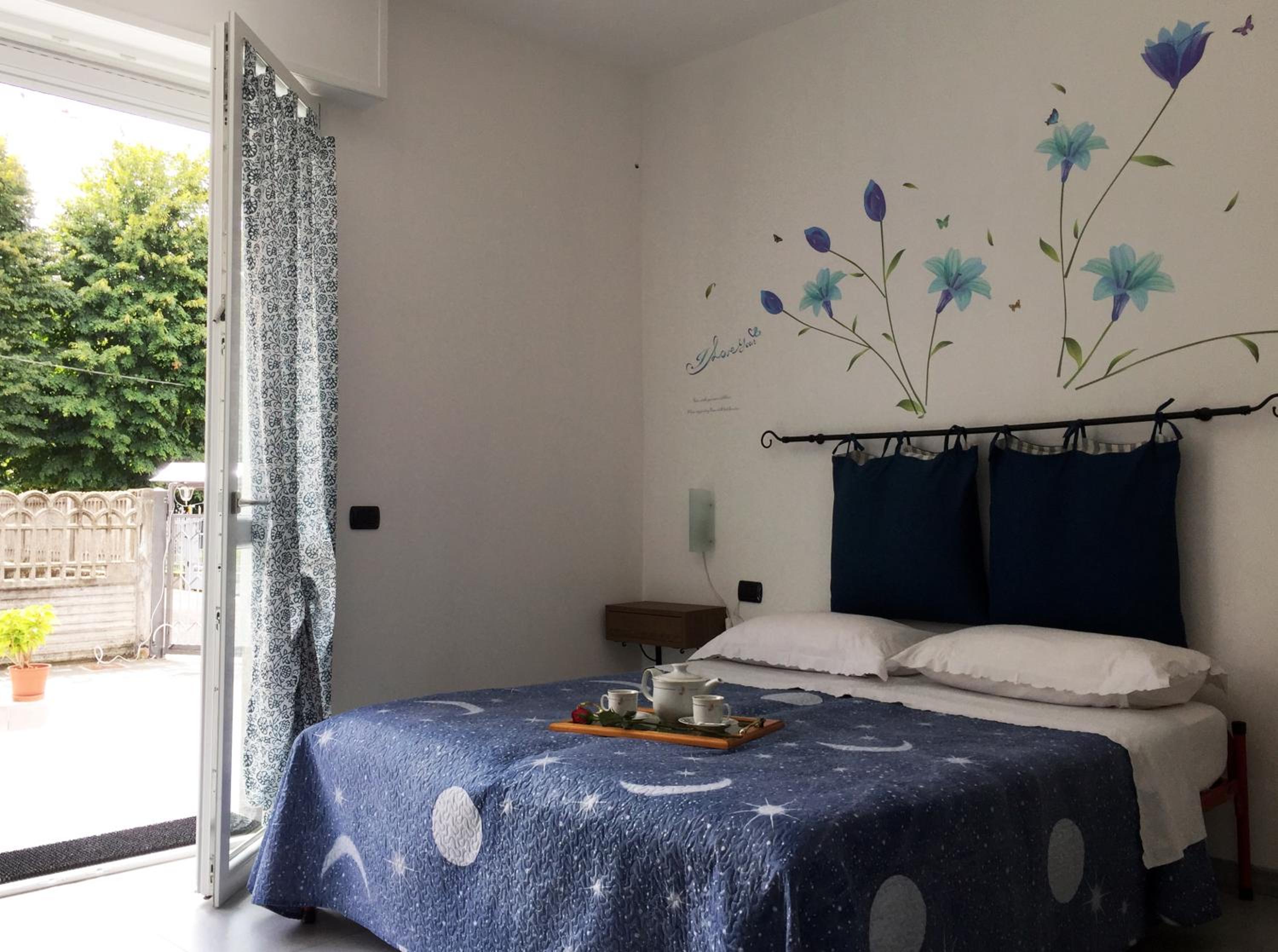 Double or Twin Room - Disability Access - Photo 1