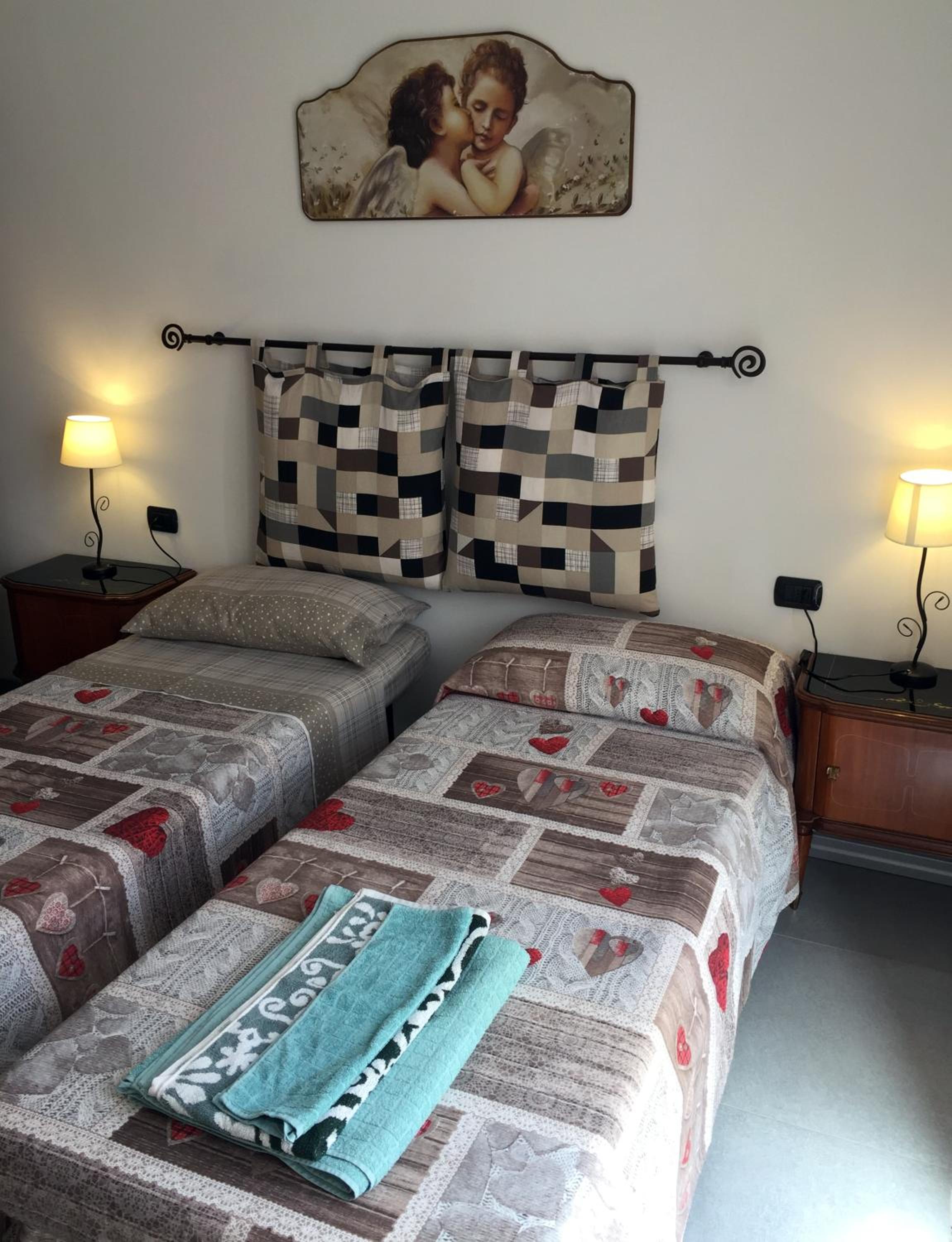 Double or Twin Room with Garden View - Photo 3