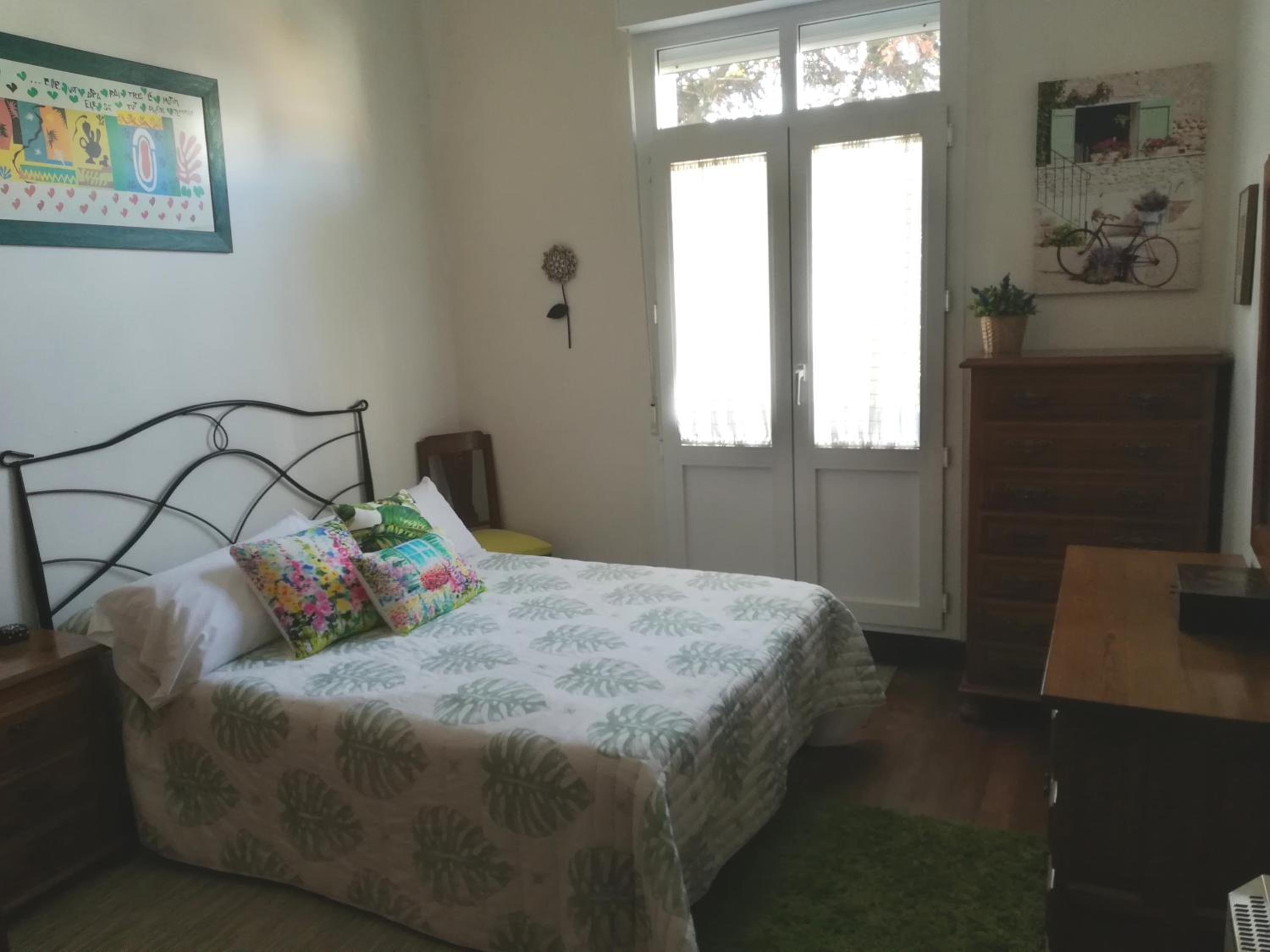 Seven-Bedroom House photo 3