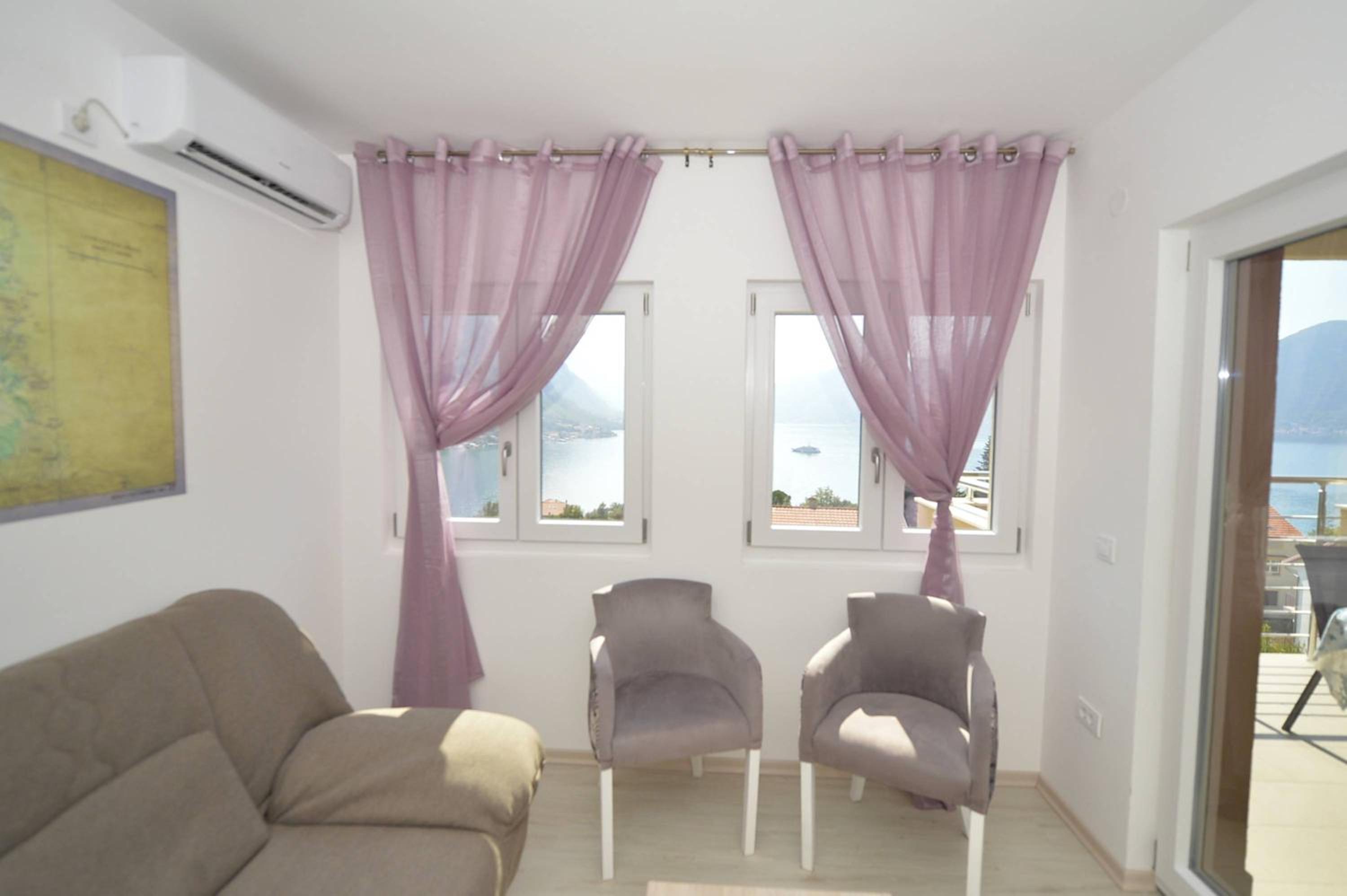Apartment with Sea View photo 2