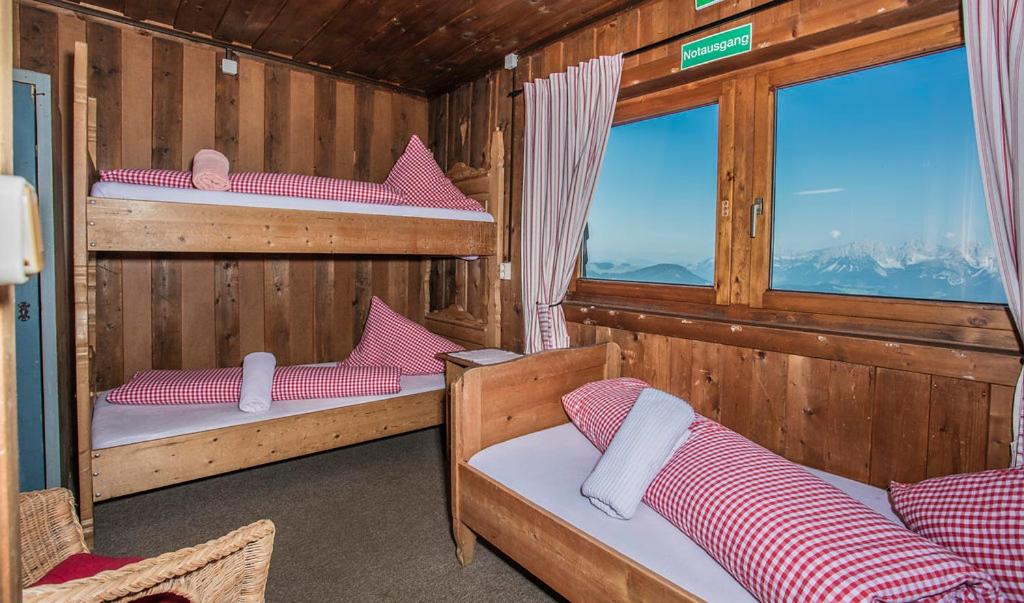 Zimmer 3 - Triple Room with Shared Bathroom photo 1