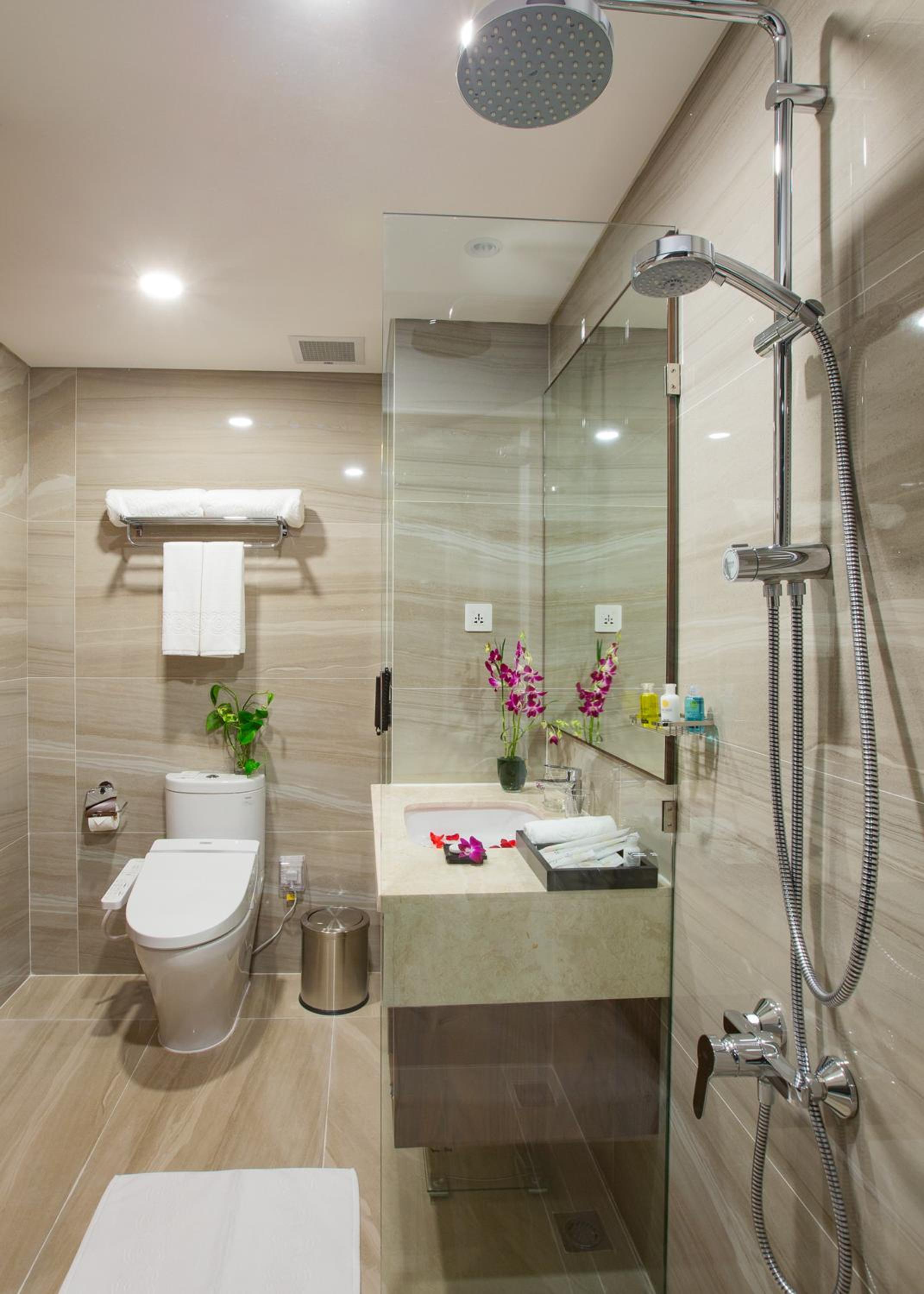 Deluxe Double Room with City View photo 3