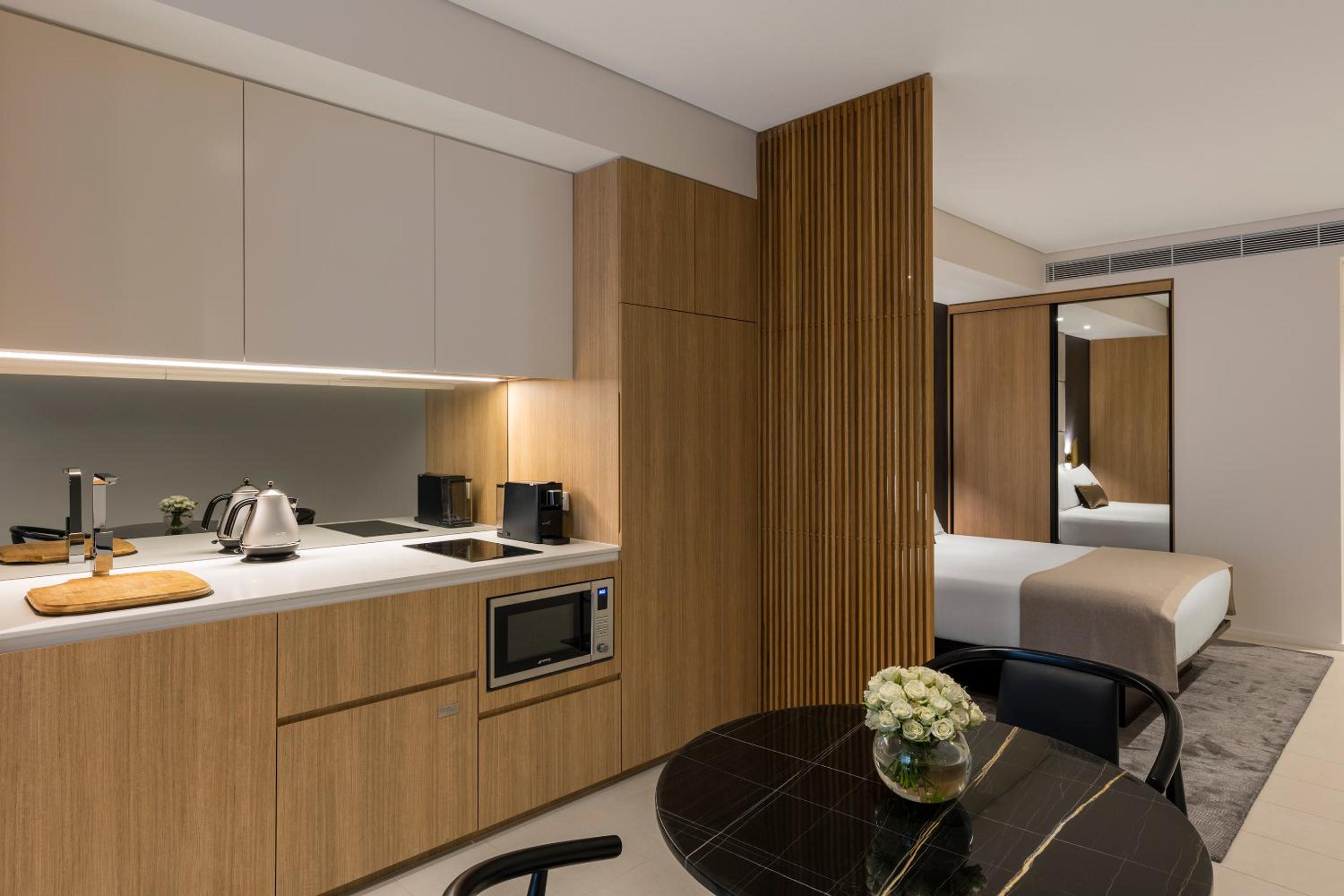 Deluxe Studio Suite