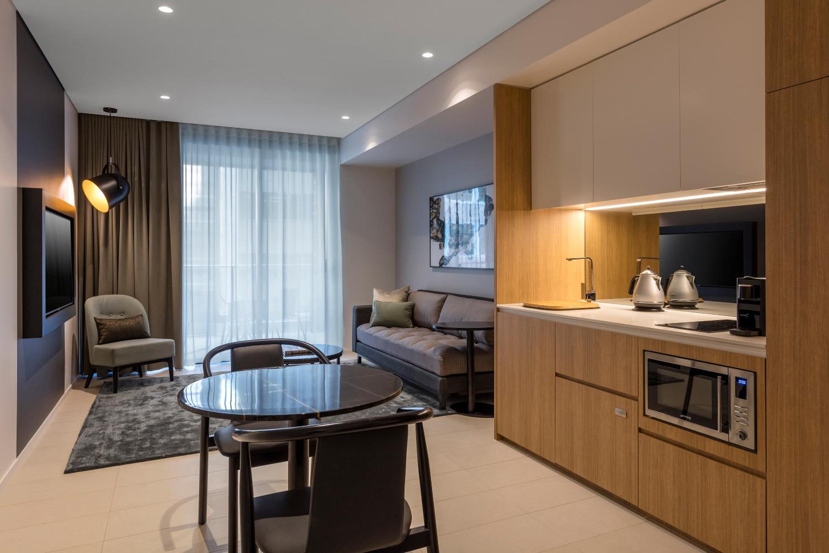 Deluxe Studio Suite