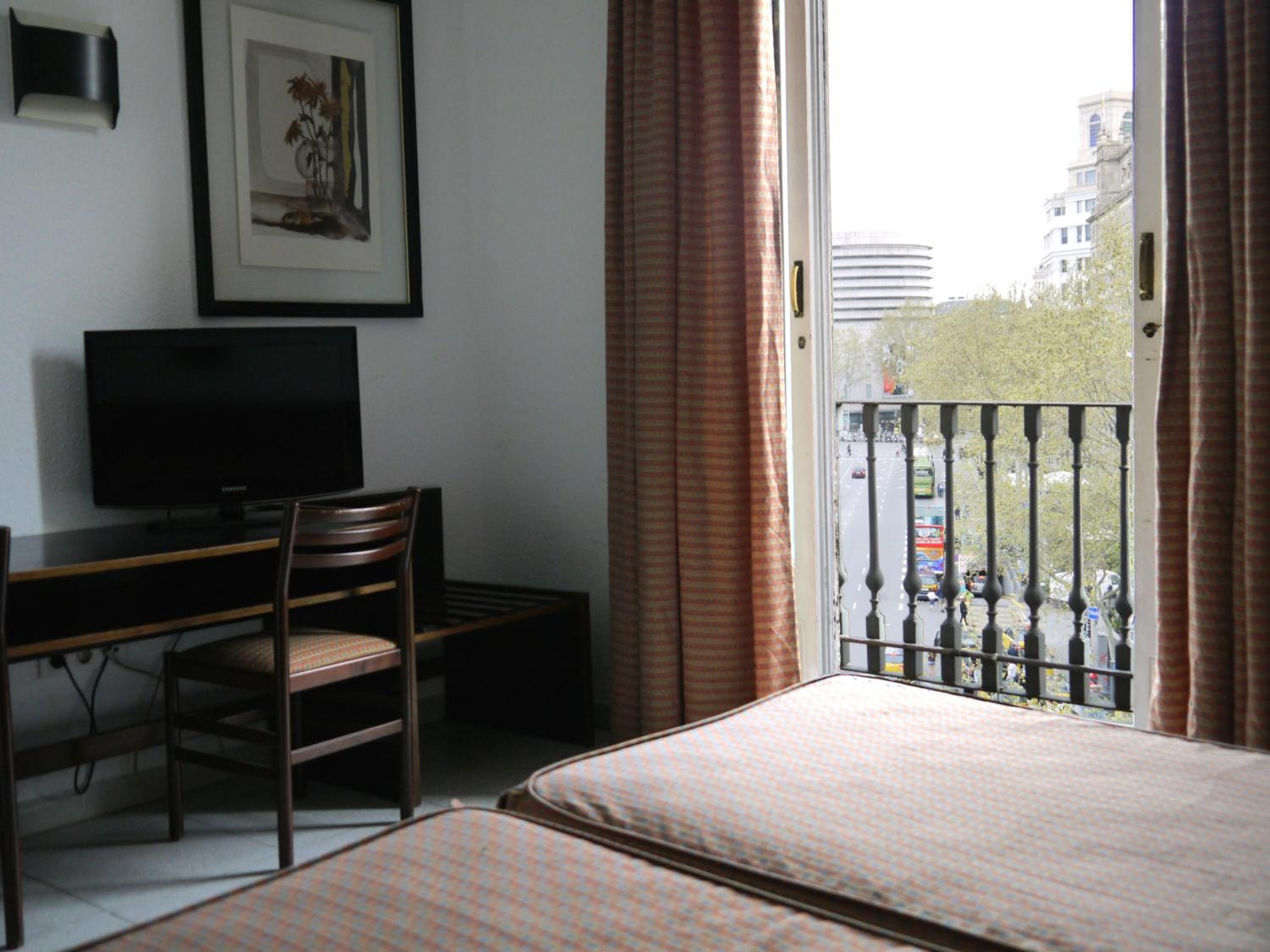 Double Room with Balcony and views to Catalunya Square photo 3