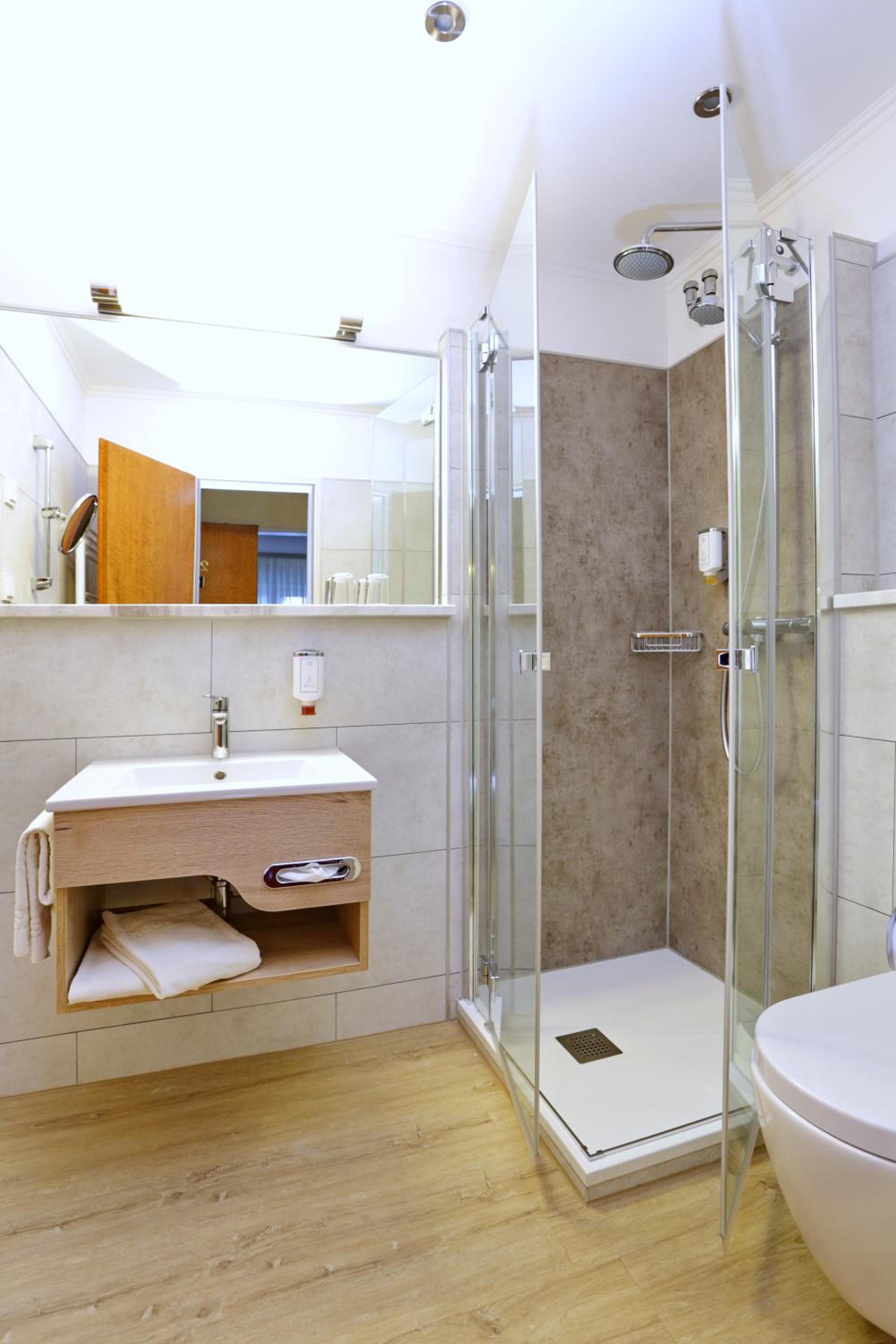 Standard Double Room - Photo 4
