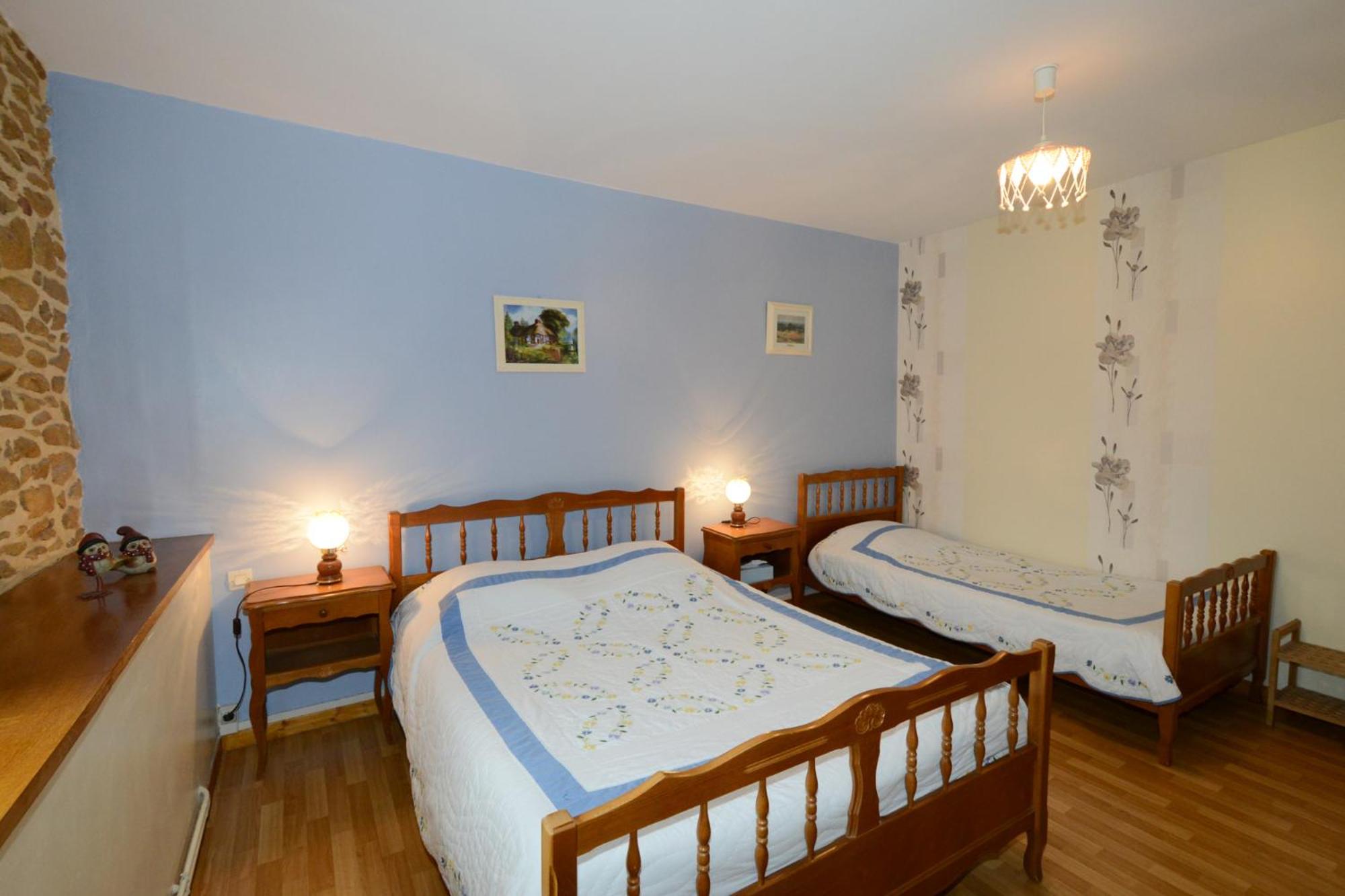 Triple Room - Photo 1