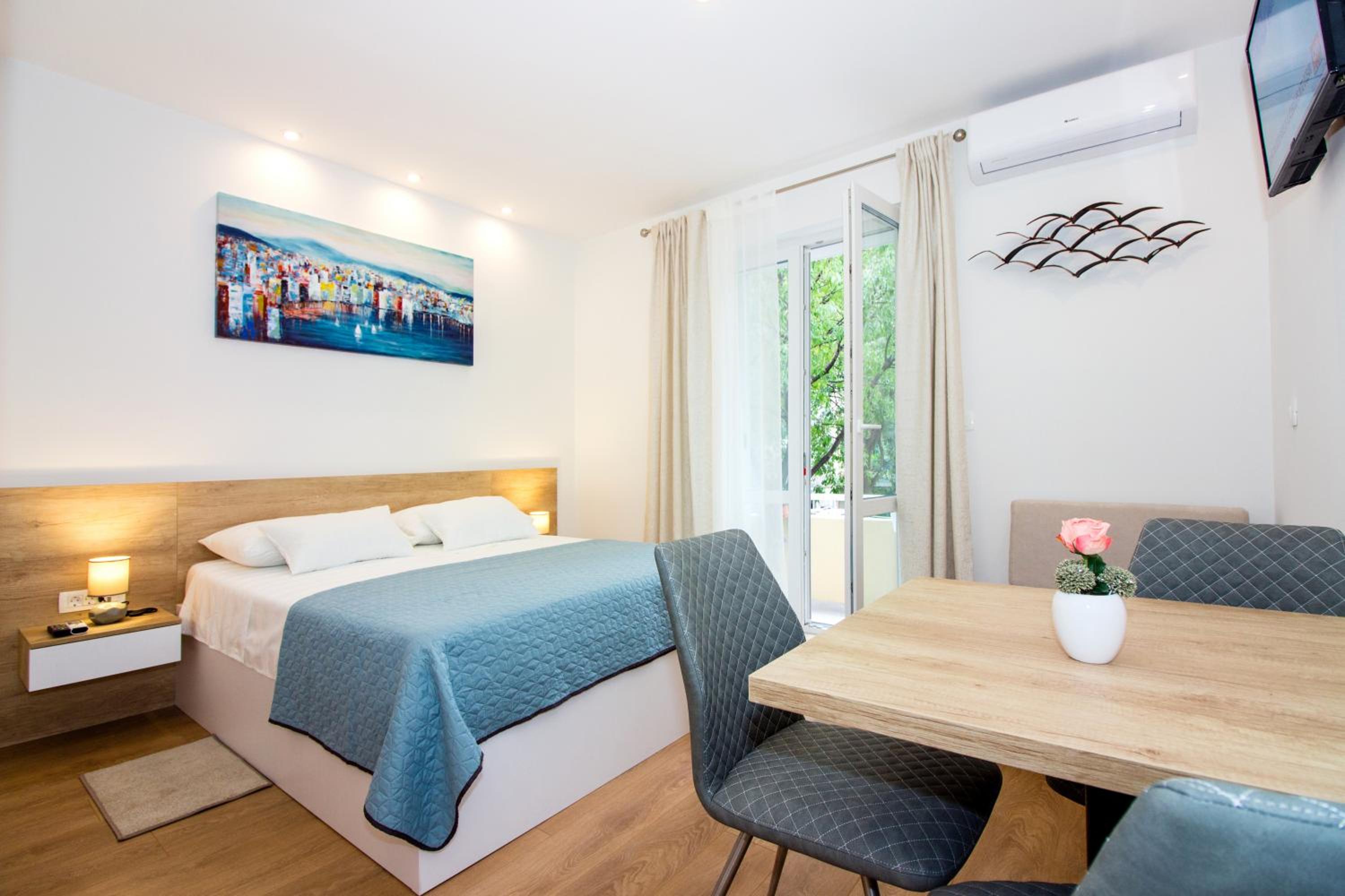 Studio Apartment