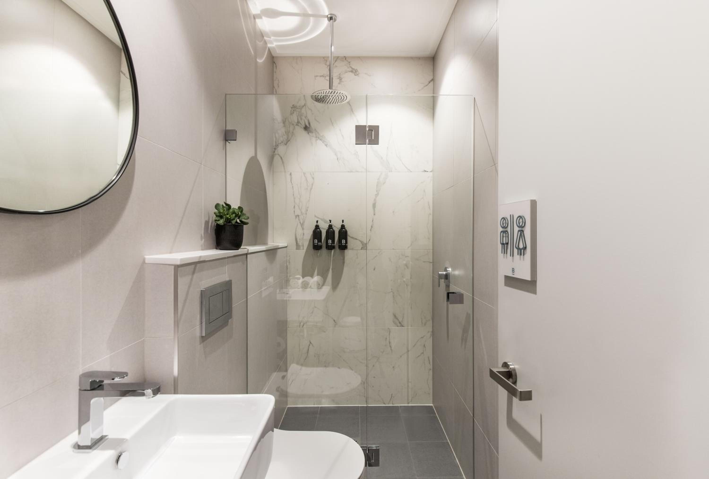 Double Room with Shared Bathroom photo 3