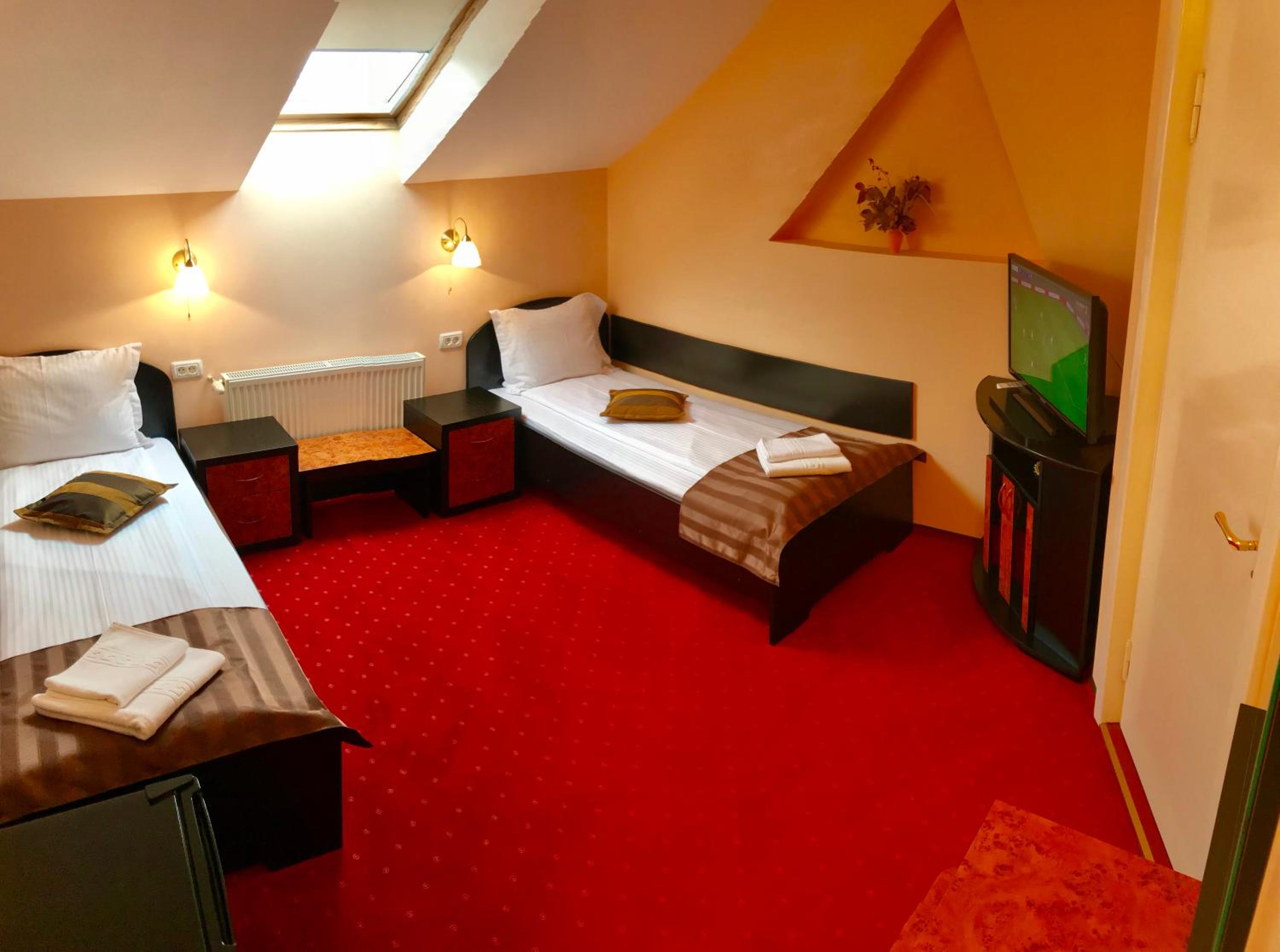 Twin Room - Photo 1