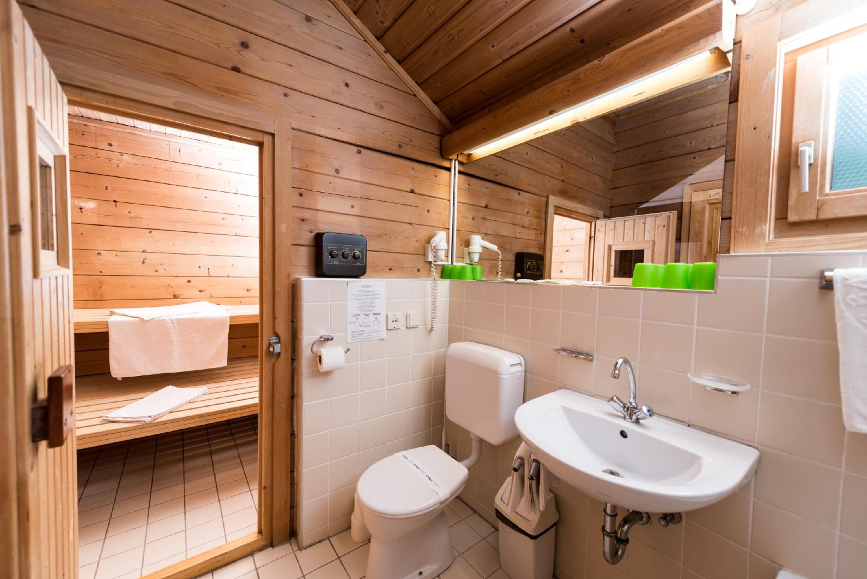 Apartment with Sauna - Photo 8