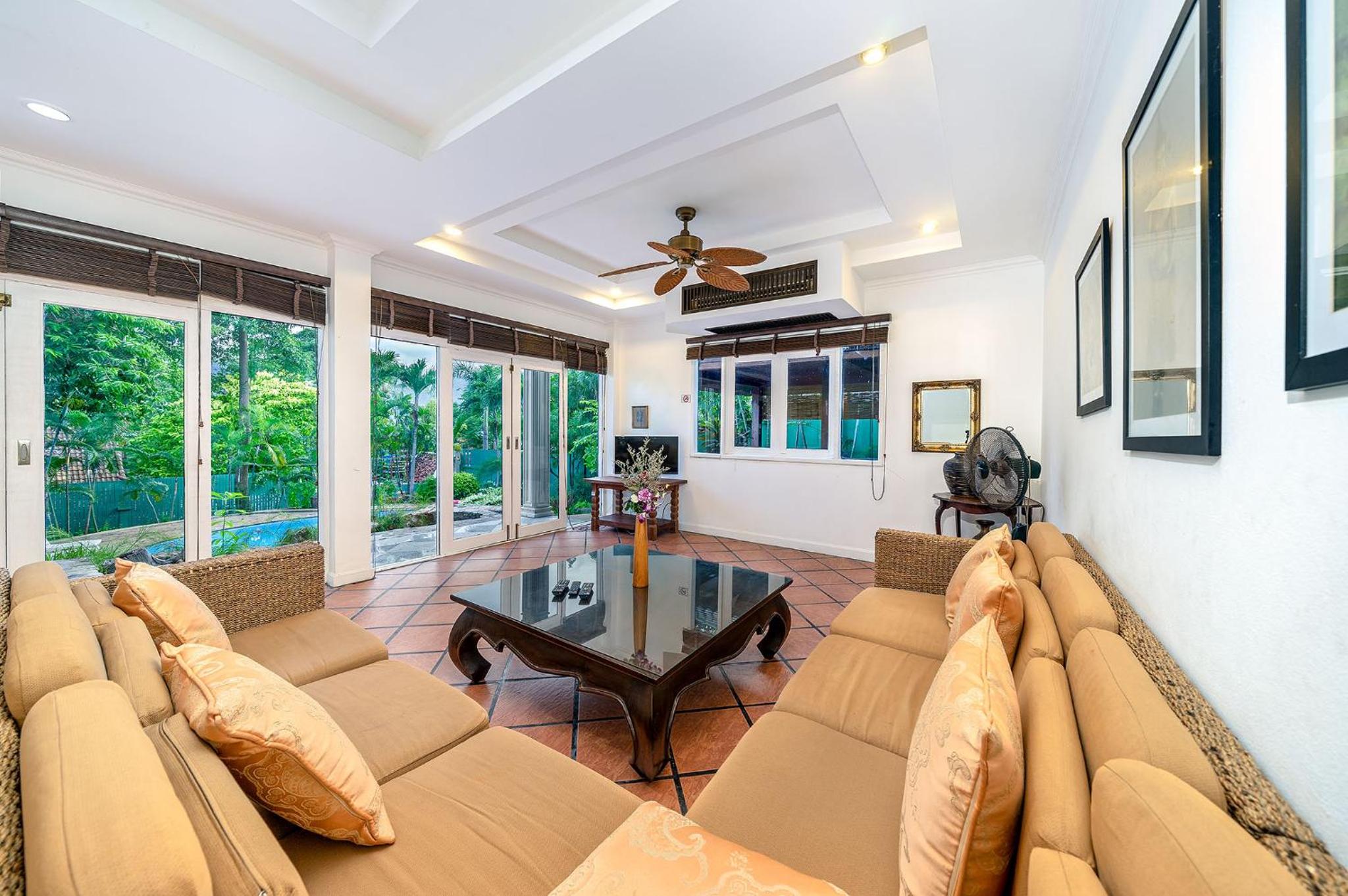 Villa con 4 Camere da Letto e Piscina Privata (Green Oasis)