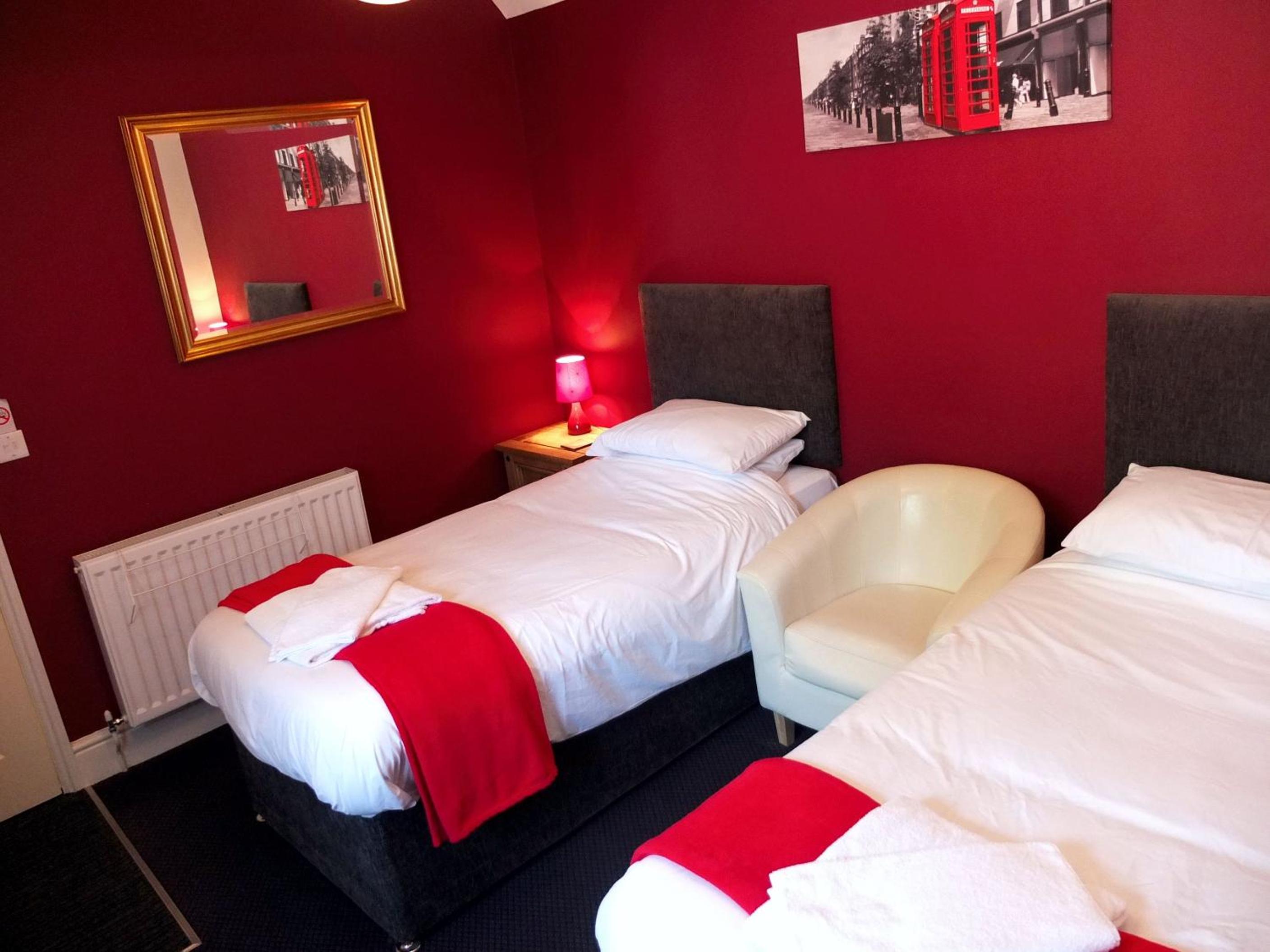 Standard Twin Room - Photo 3