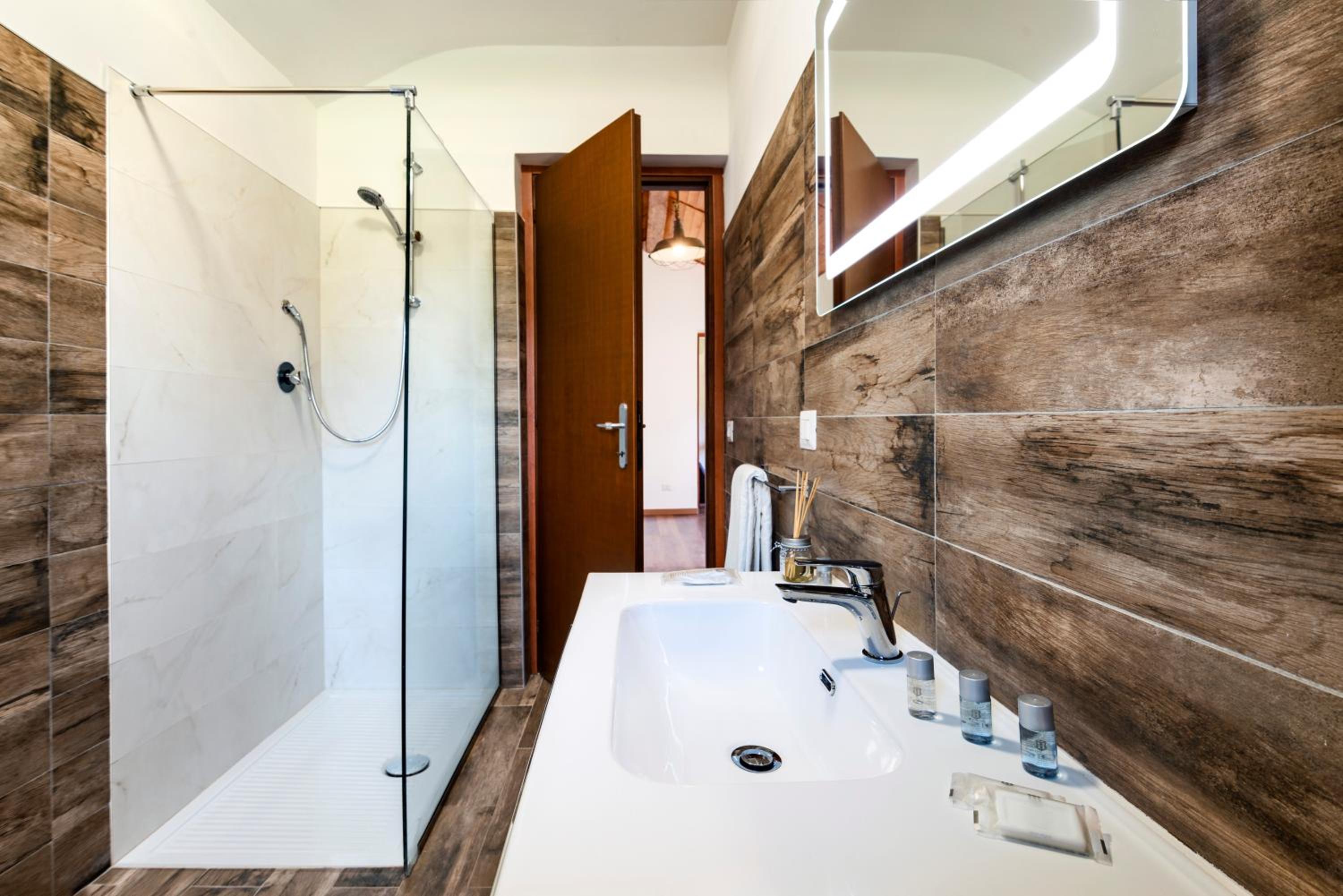Deluxe Family Suite photo 3