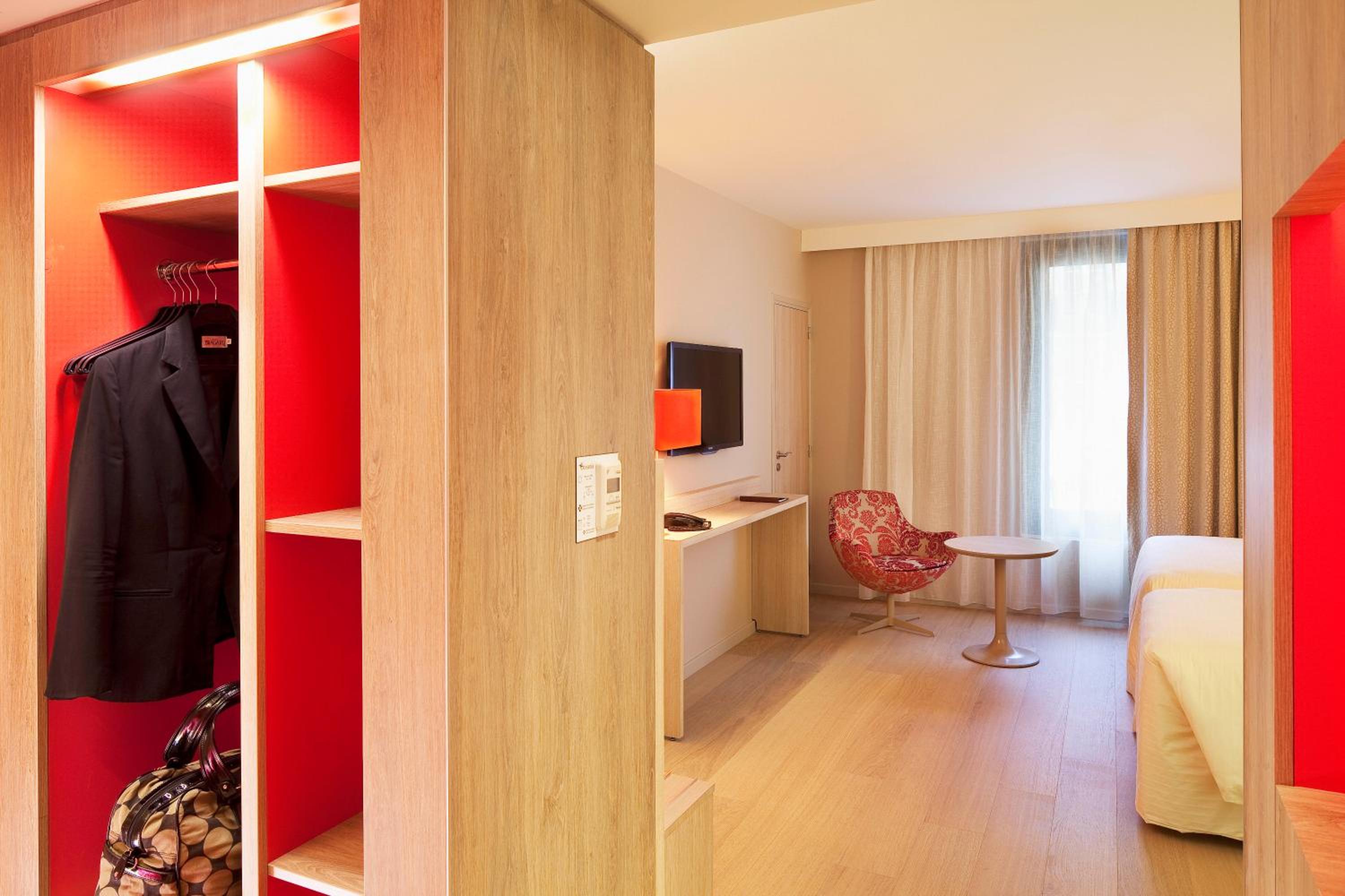 Deluxe Room Double or Twin  photo 2
