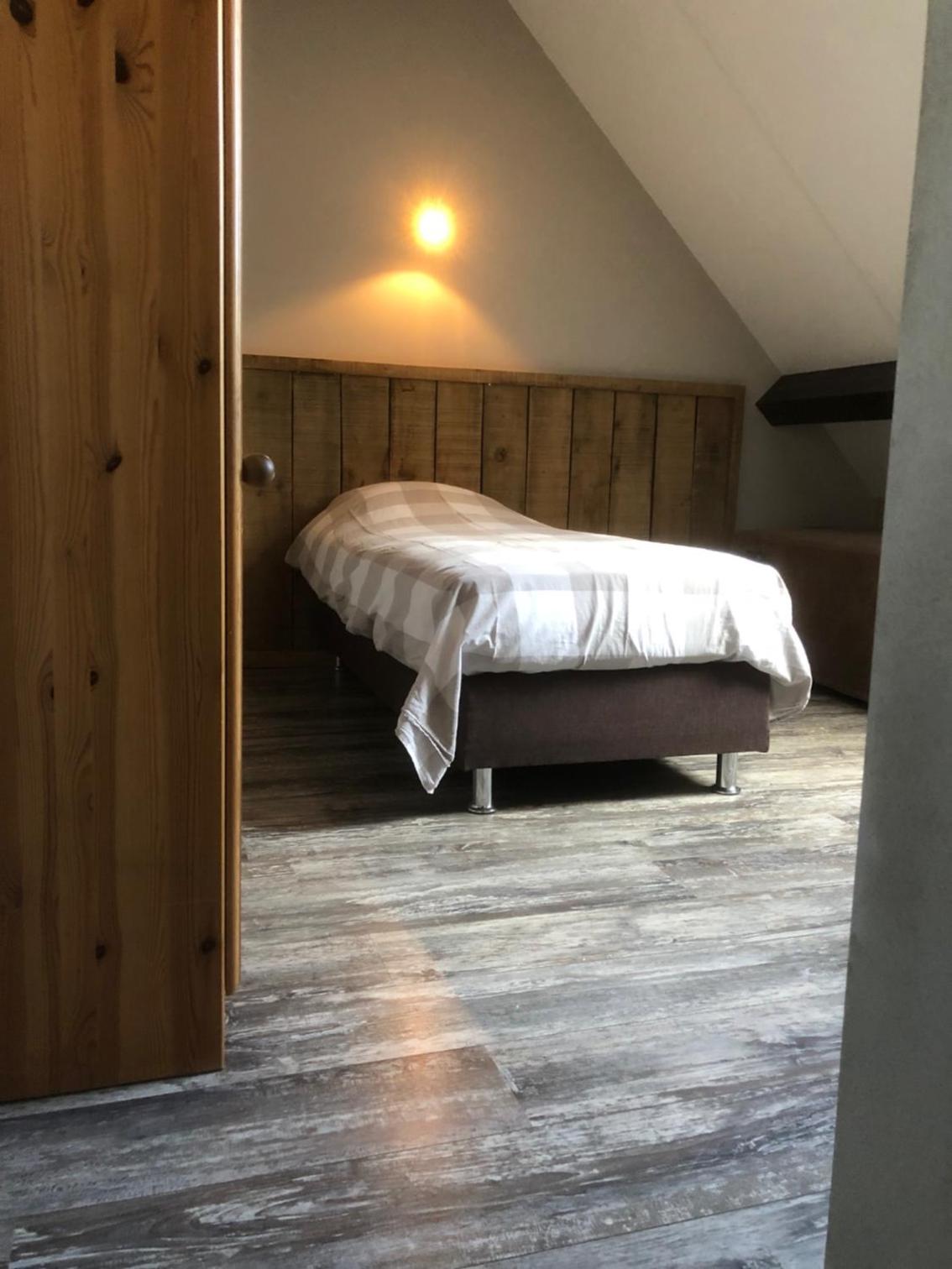 Budget Double Room - Photo 3