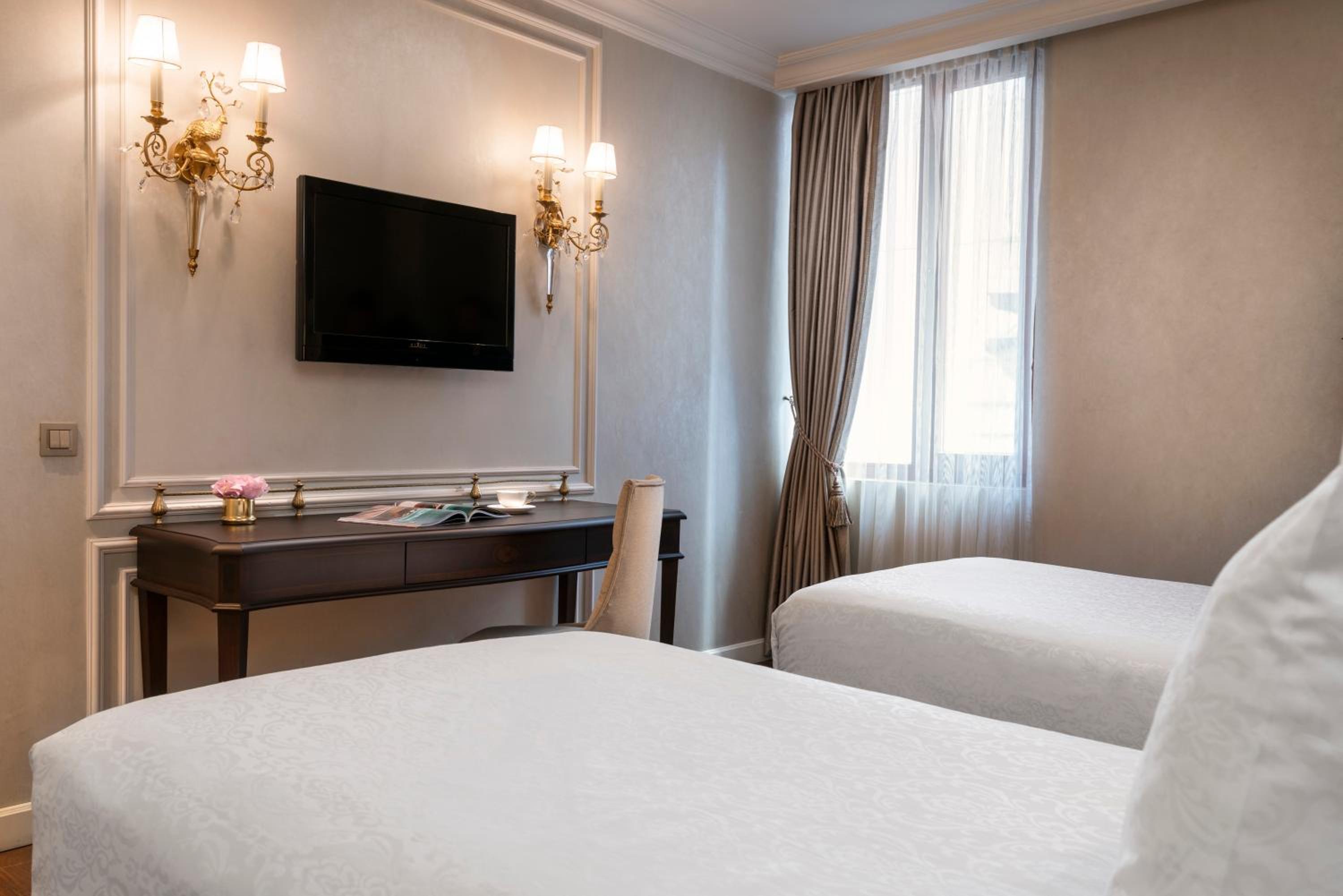 Two-Bedroom King Suite thumbnail 5