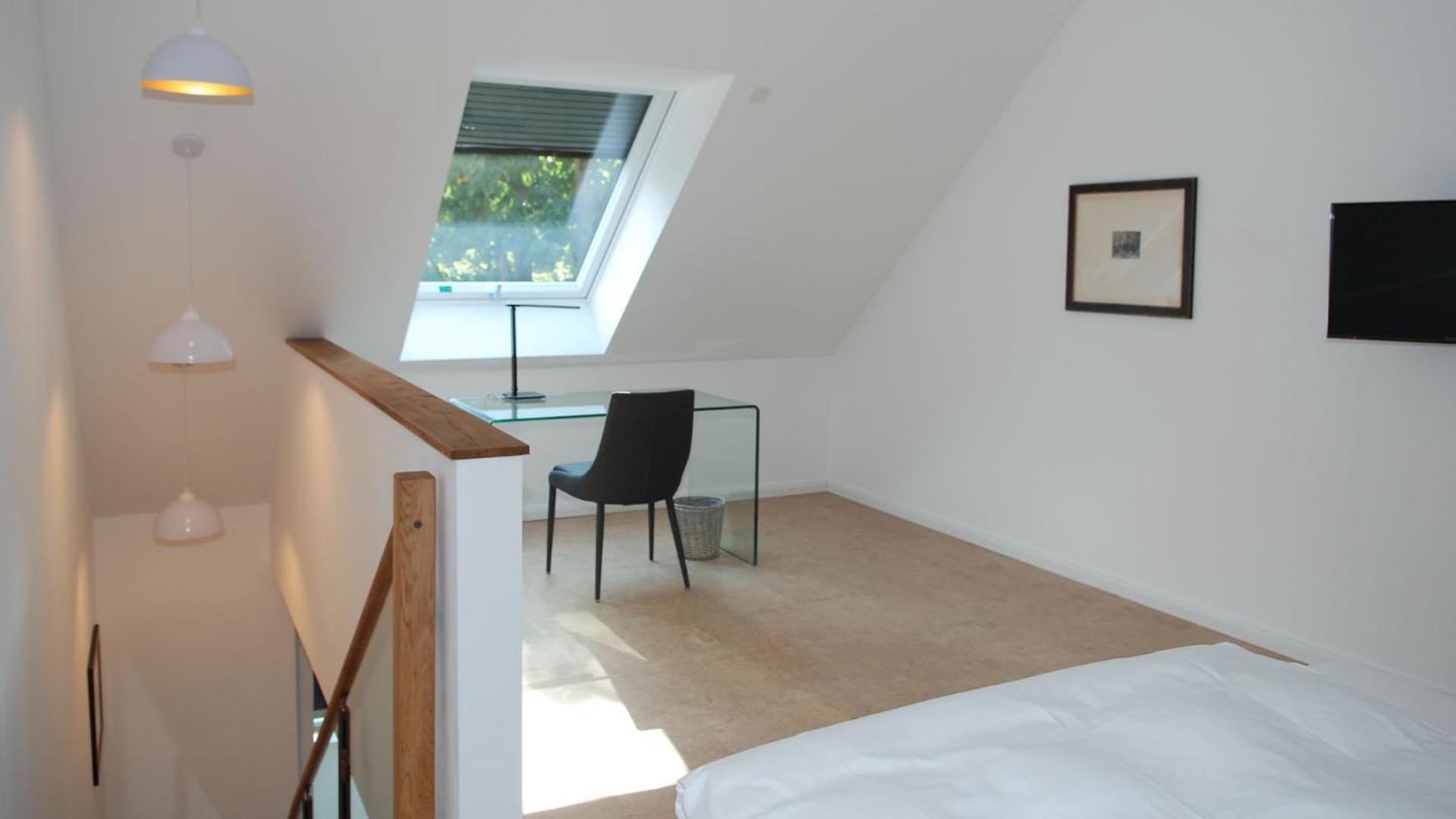 Suite - Photo 3