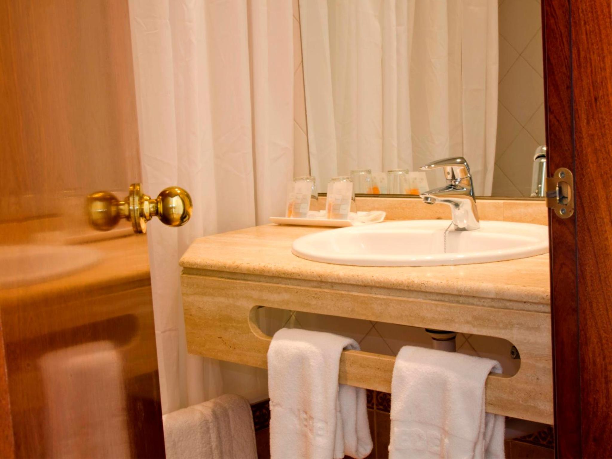 Superior Twin Room - Photo 5