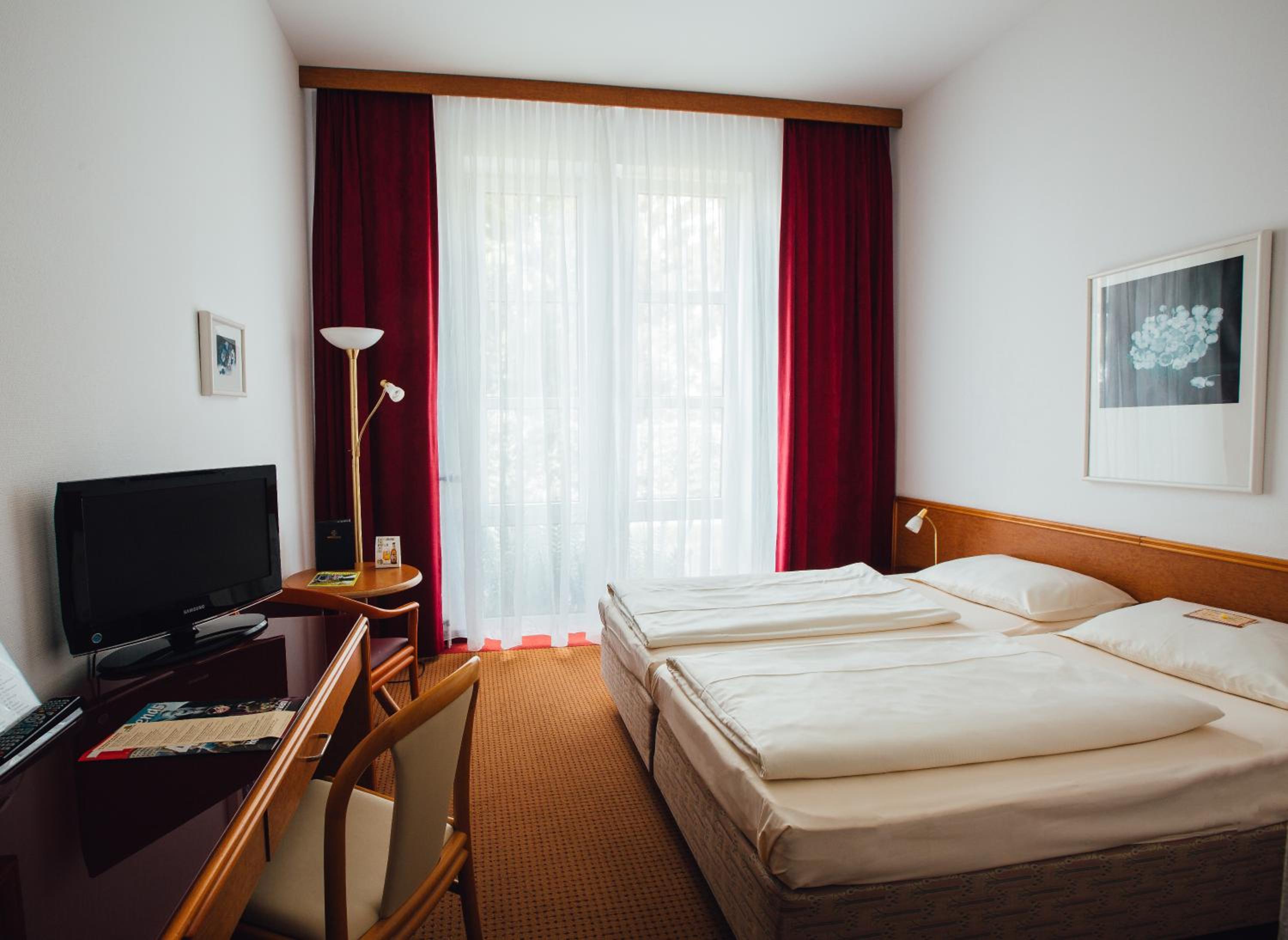 Business Double Room - Photo 1